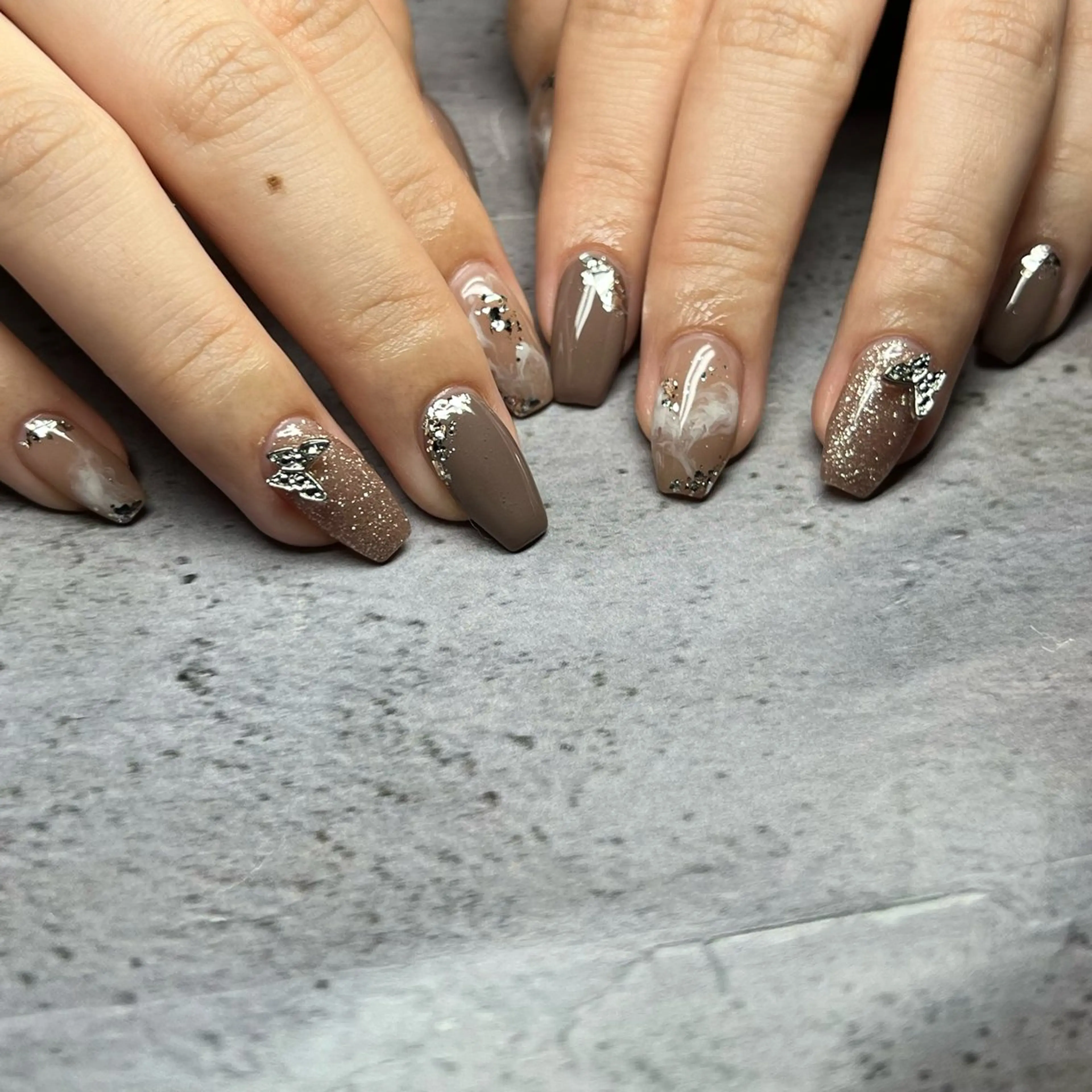 ネイル ニュアンスネイル ハンドネイル 𝐫𝐚𝐢 𝐧𝐚𝐢𝐥のネイルデザイン