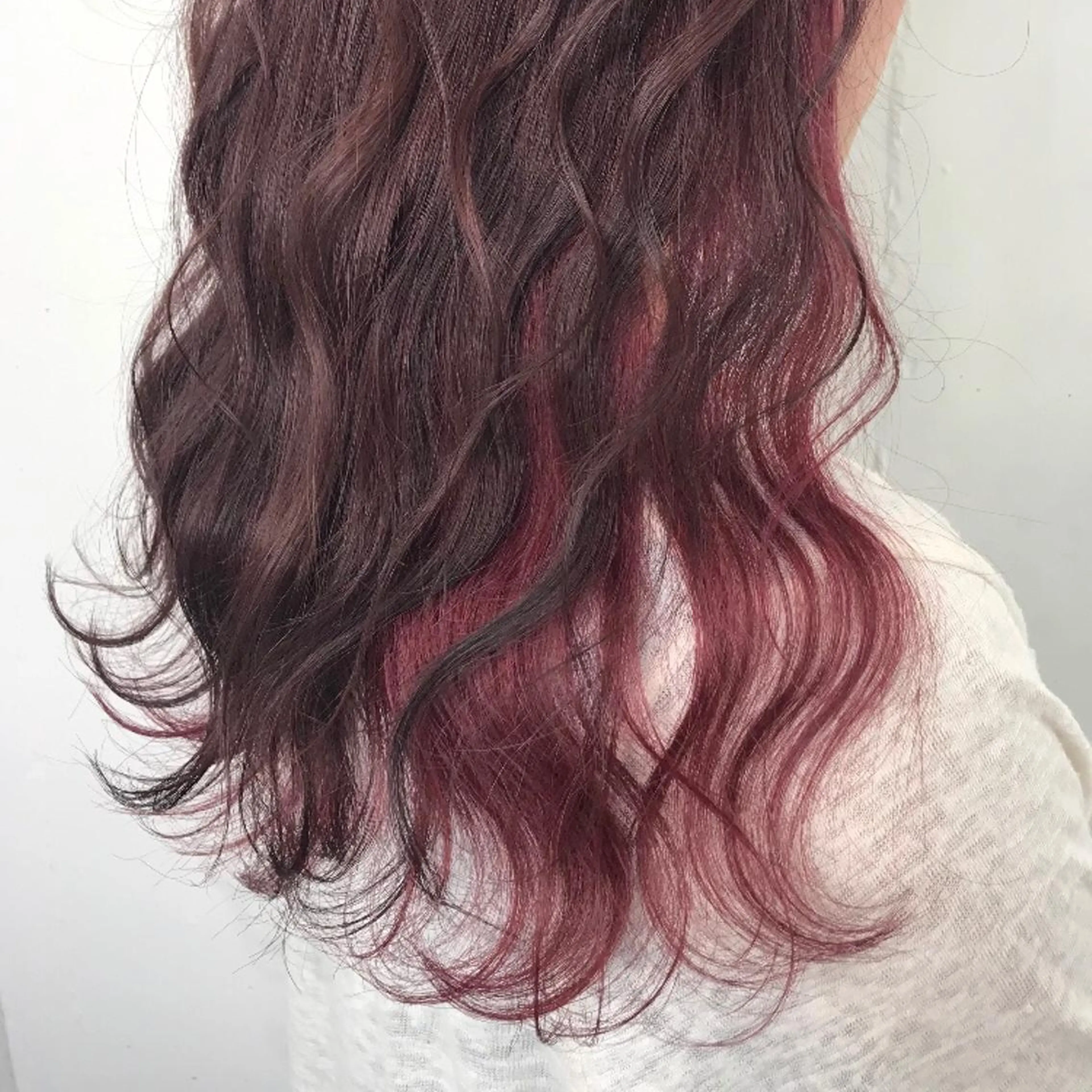 ロング カラー パーマ ヘアアレンジ 八巻 晴香のヘアスタイル