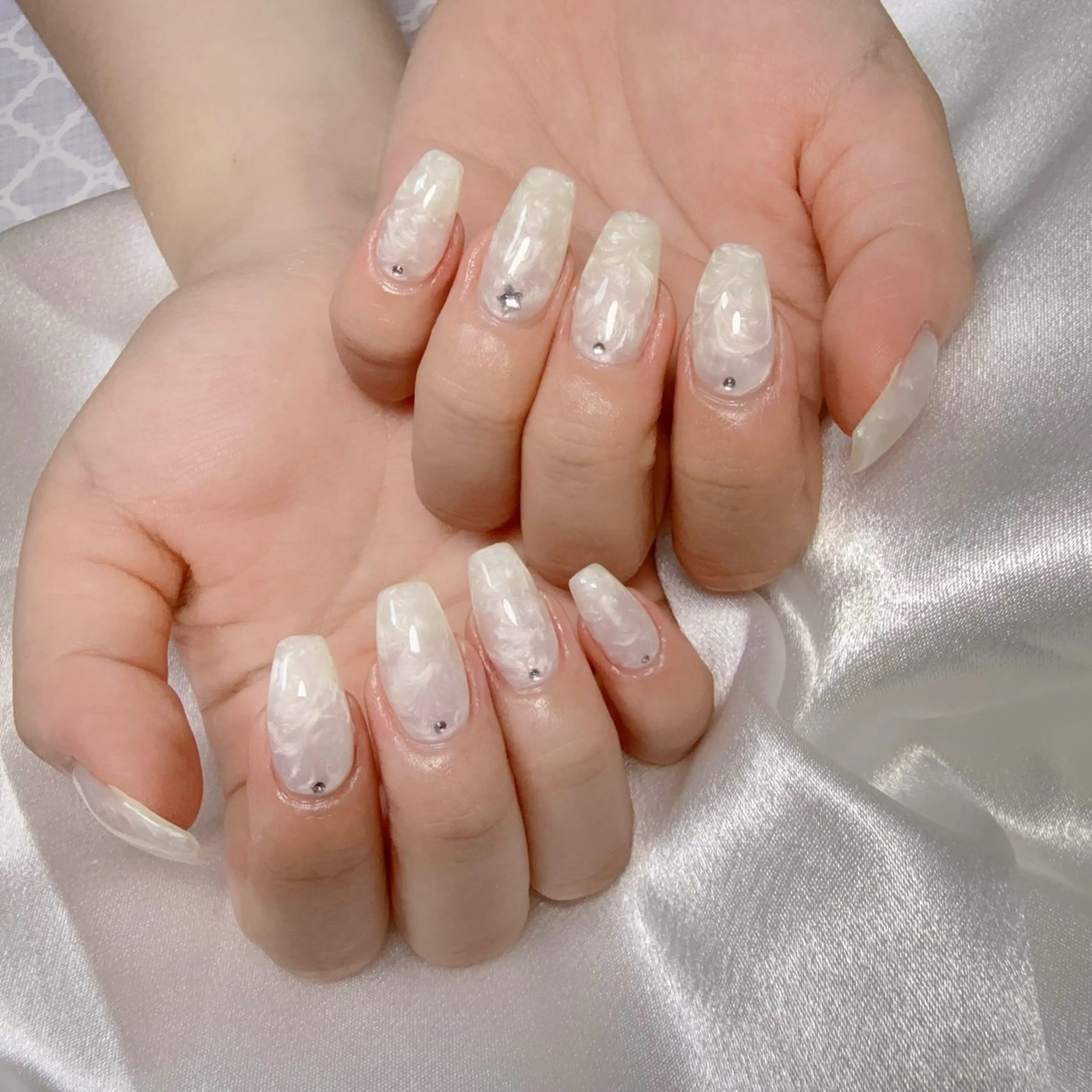 ネイル オーロラネイル ブルー チークネイル フットネイル フレンチネイル 西野 カナのネイルデザイン