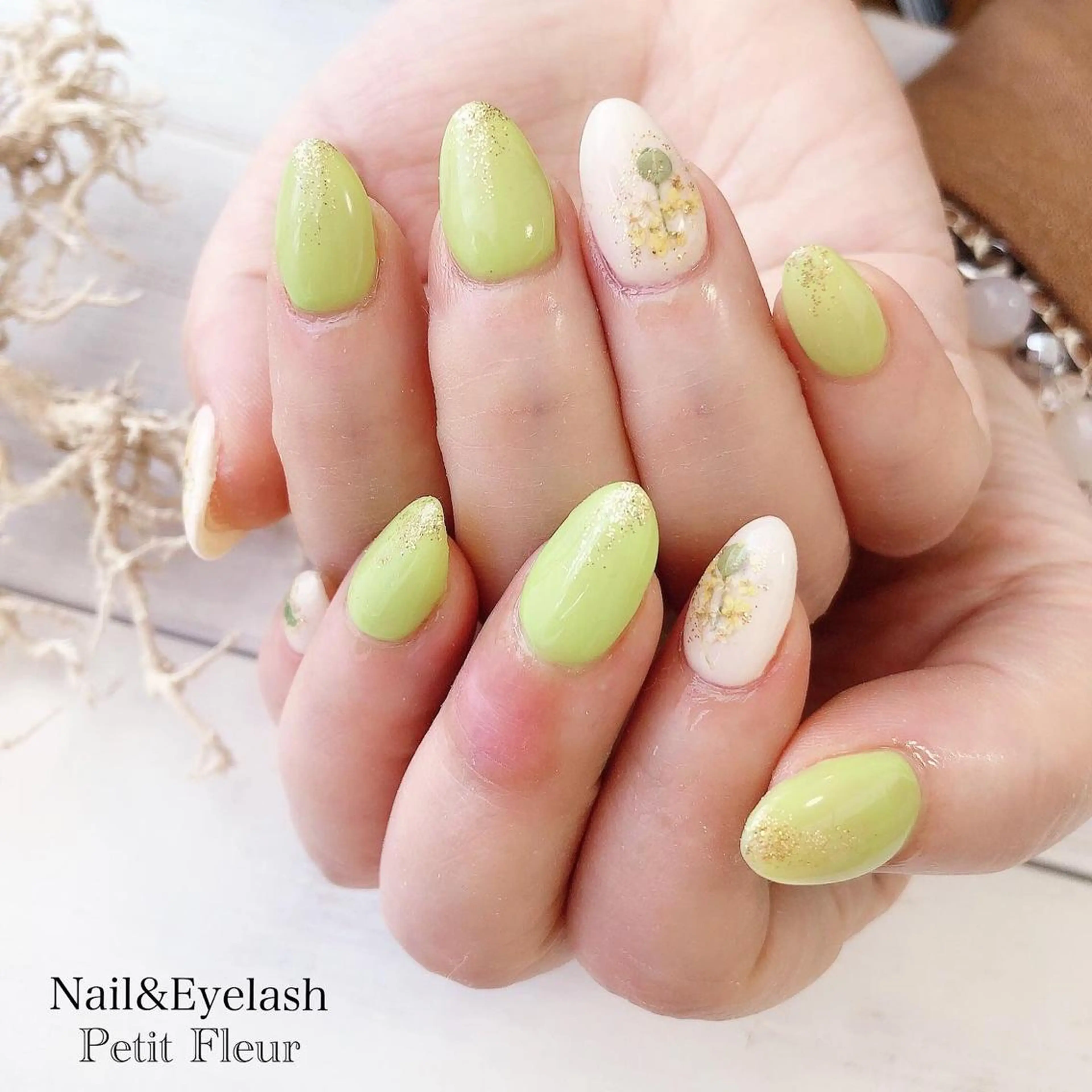 ネイル Petit Fleur所属・青柳 亜梨奈のマツエク・マツパデザイン