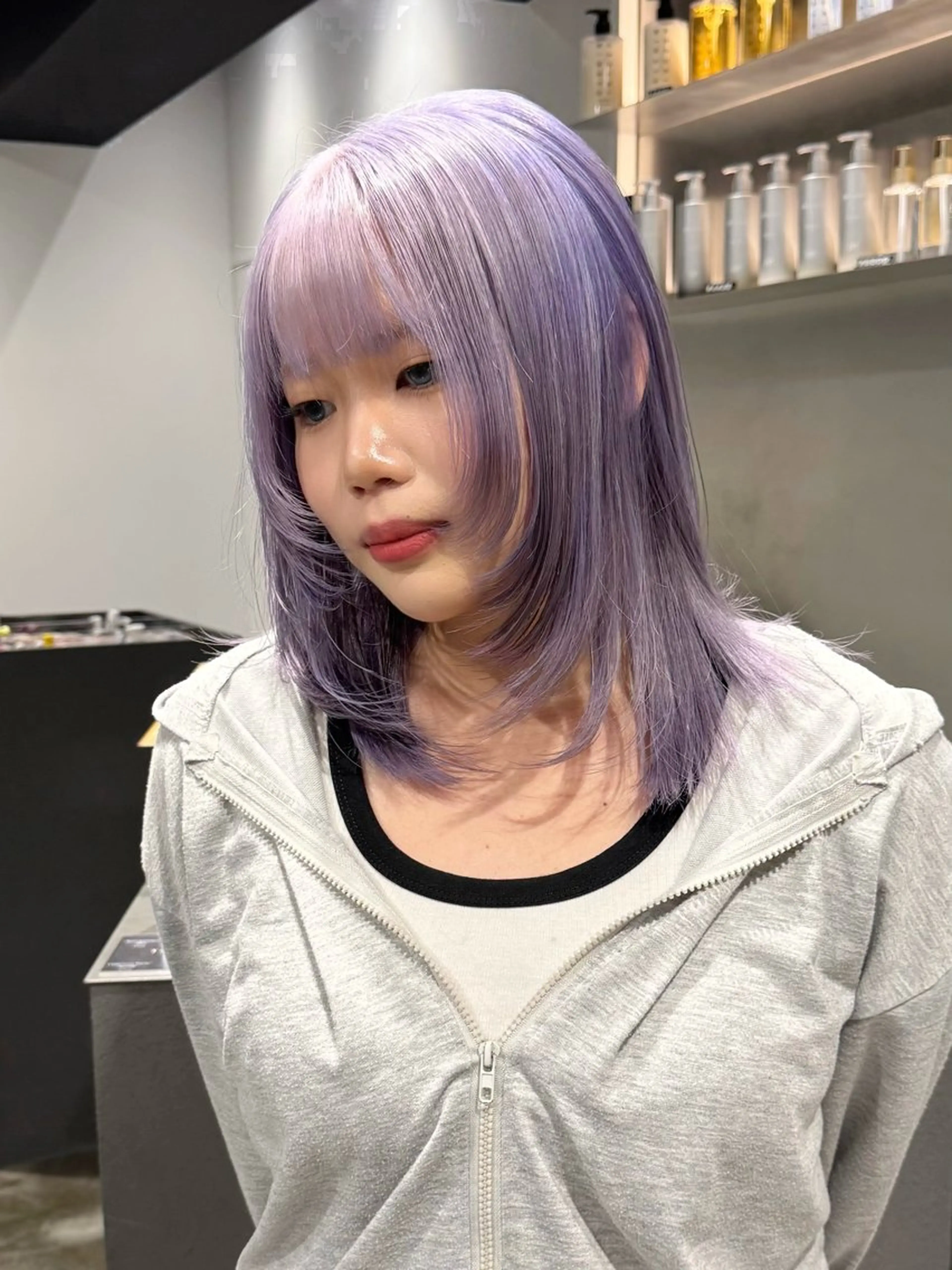 セミロング アッシュ アッシュグレー 髪質改善 タンバルモリ ヨシンモリ ヘアカラー Bob＆ハイトーン 専門家CHIHIROのヘアスタイル