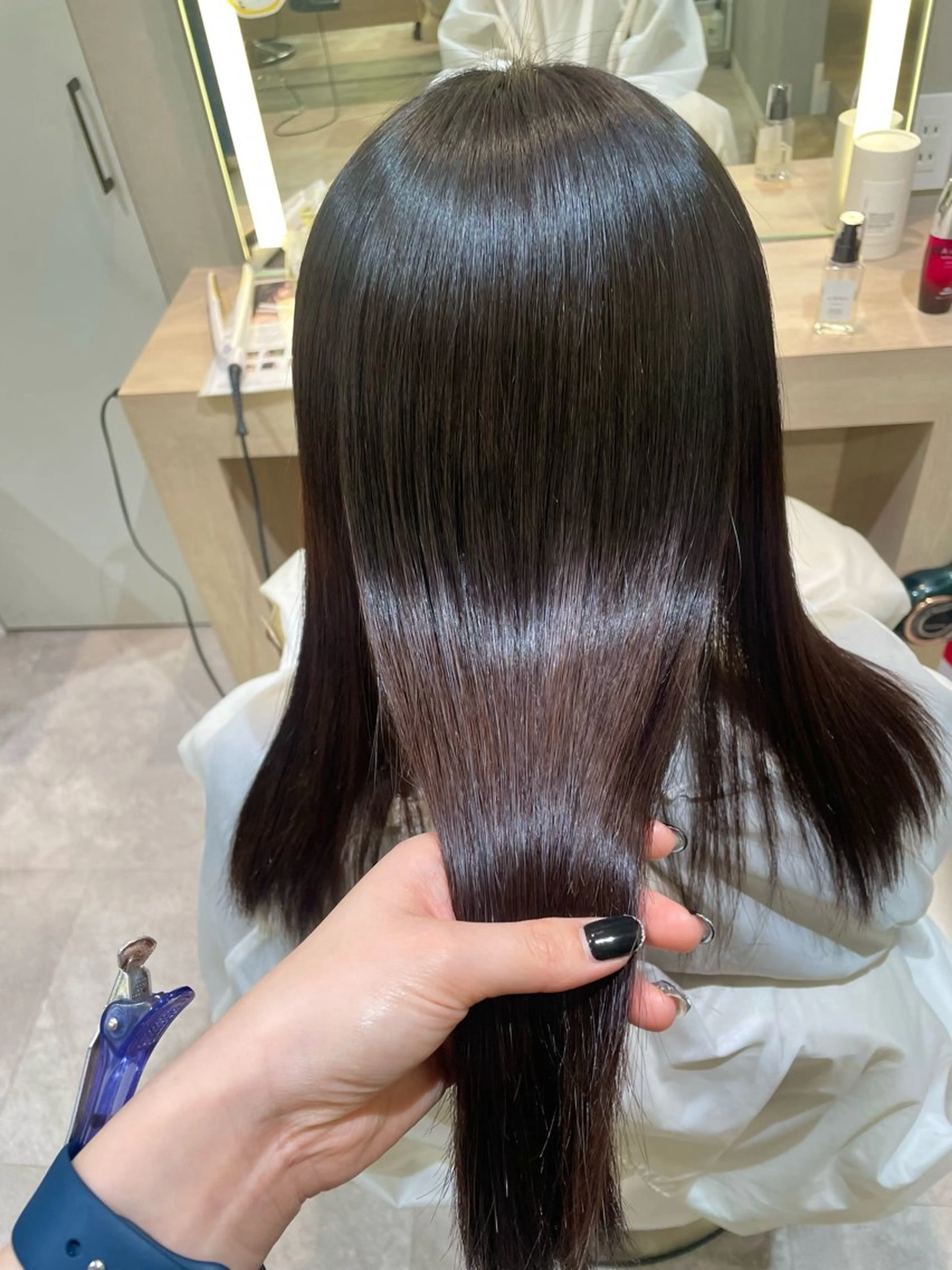 ロング 縮毛矯正 トリートメント 艶カラー 💙KARIN🪼のヘアスタイル