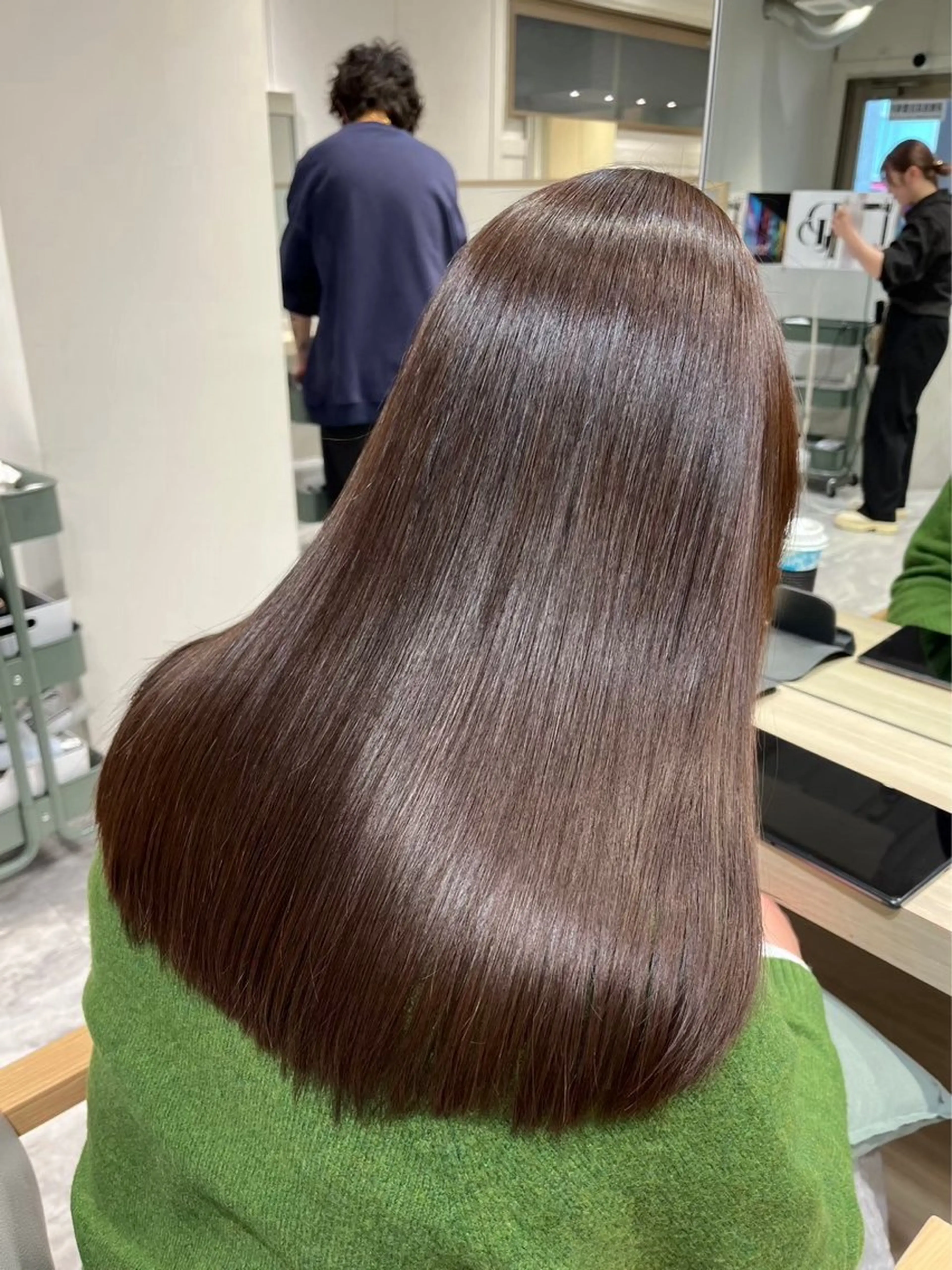 ロング ヘアカラー LOVEST 優月のヘアスタイル