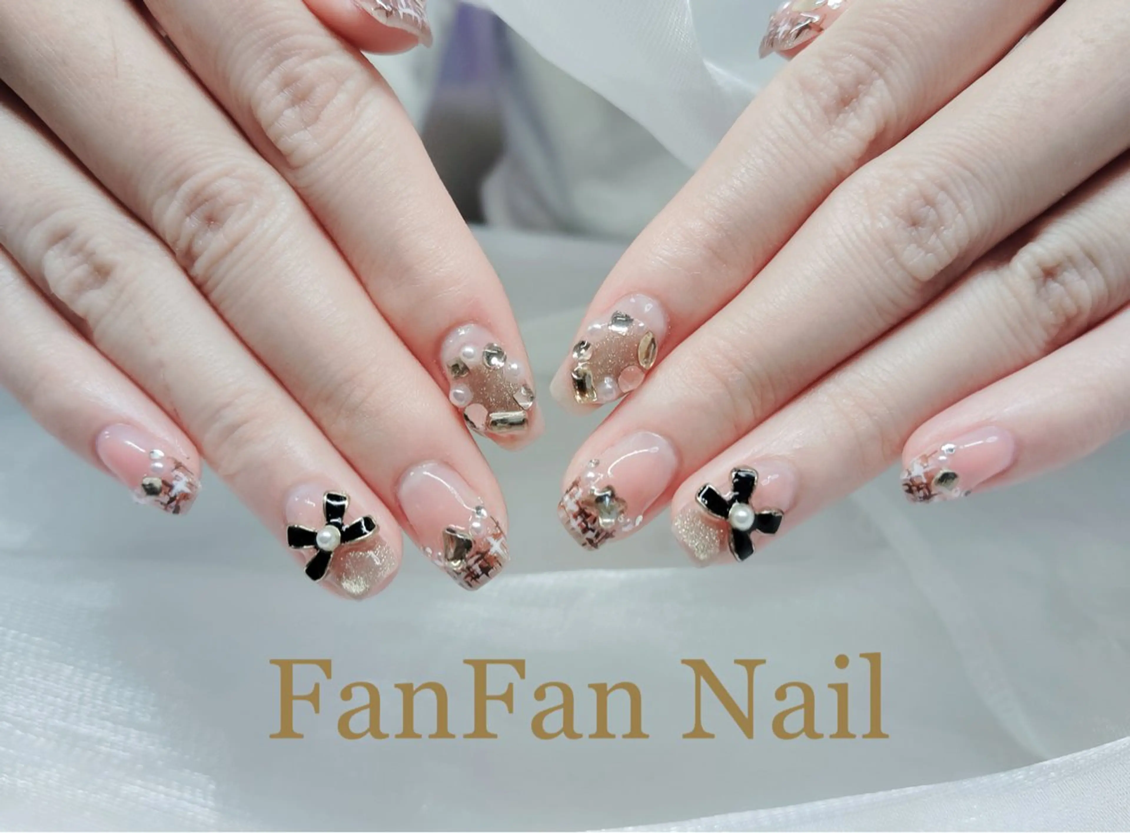 ネイル アートネイル オーロラネイル ガーリー キラキラネイル 韓国ネイル ハンドネイル KaKa FanFanNailのネイルデザイン