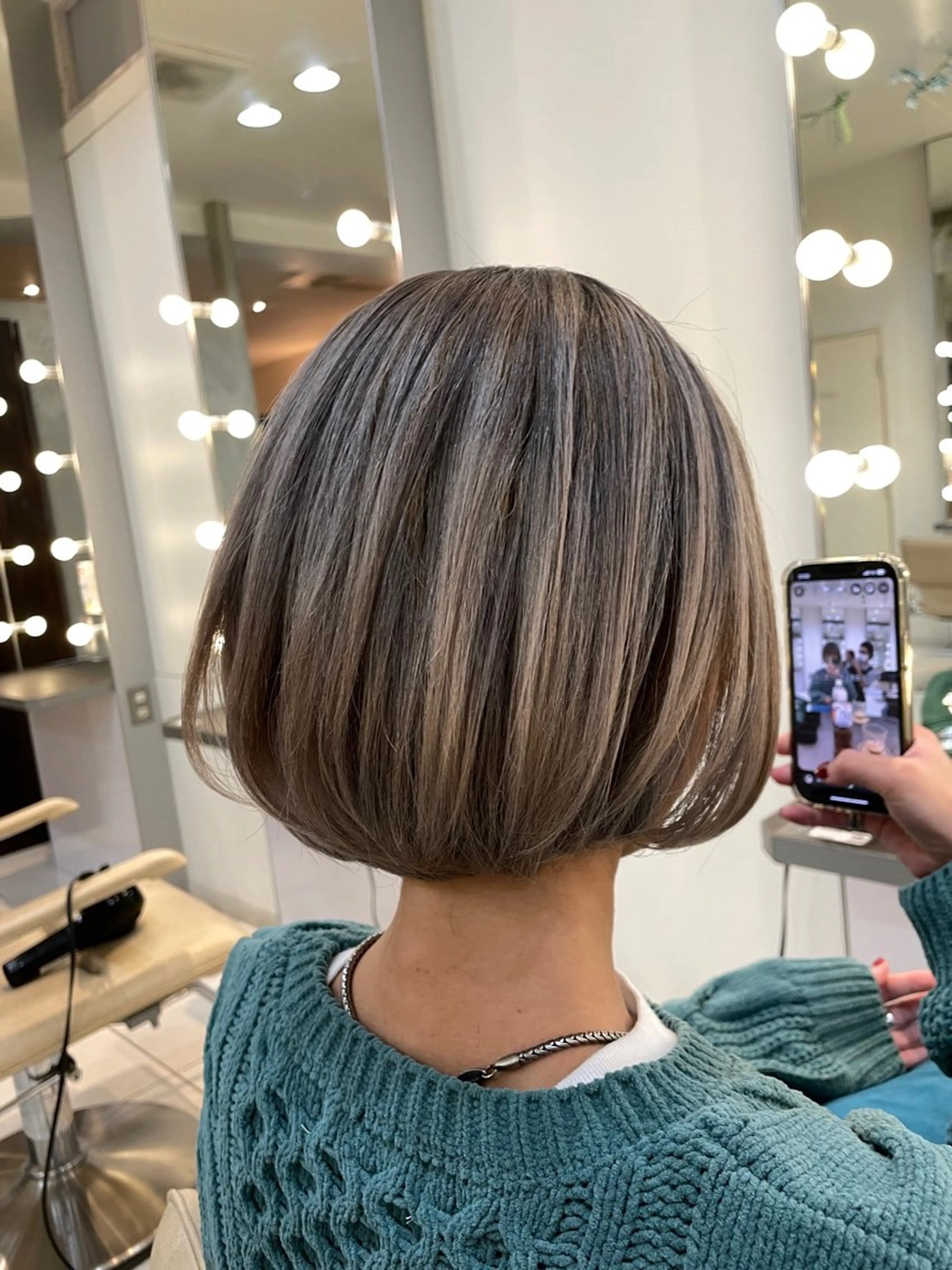 ショート カラー ワンレンボブ ハンサムショート バレイヤージュ ブリーチ ダブルカラー 髪質改善専門 YOSHIのヘアスタイル