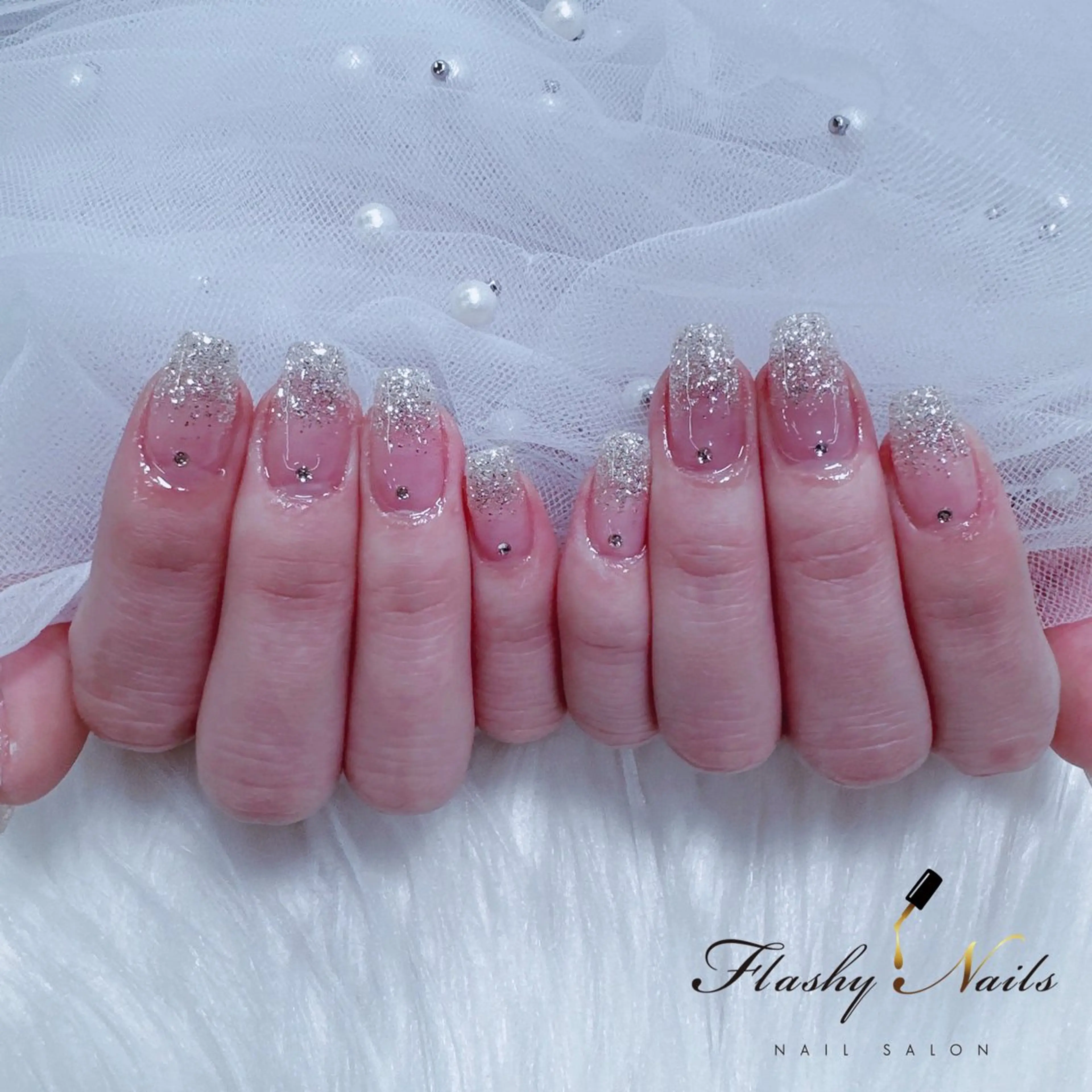 ネイル フラッシュネイル Flashy Nailsのネイルデザイン