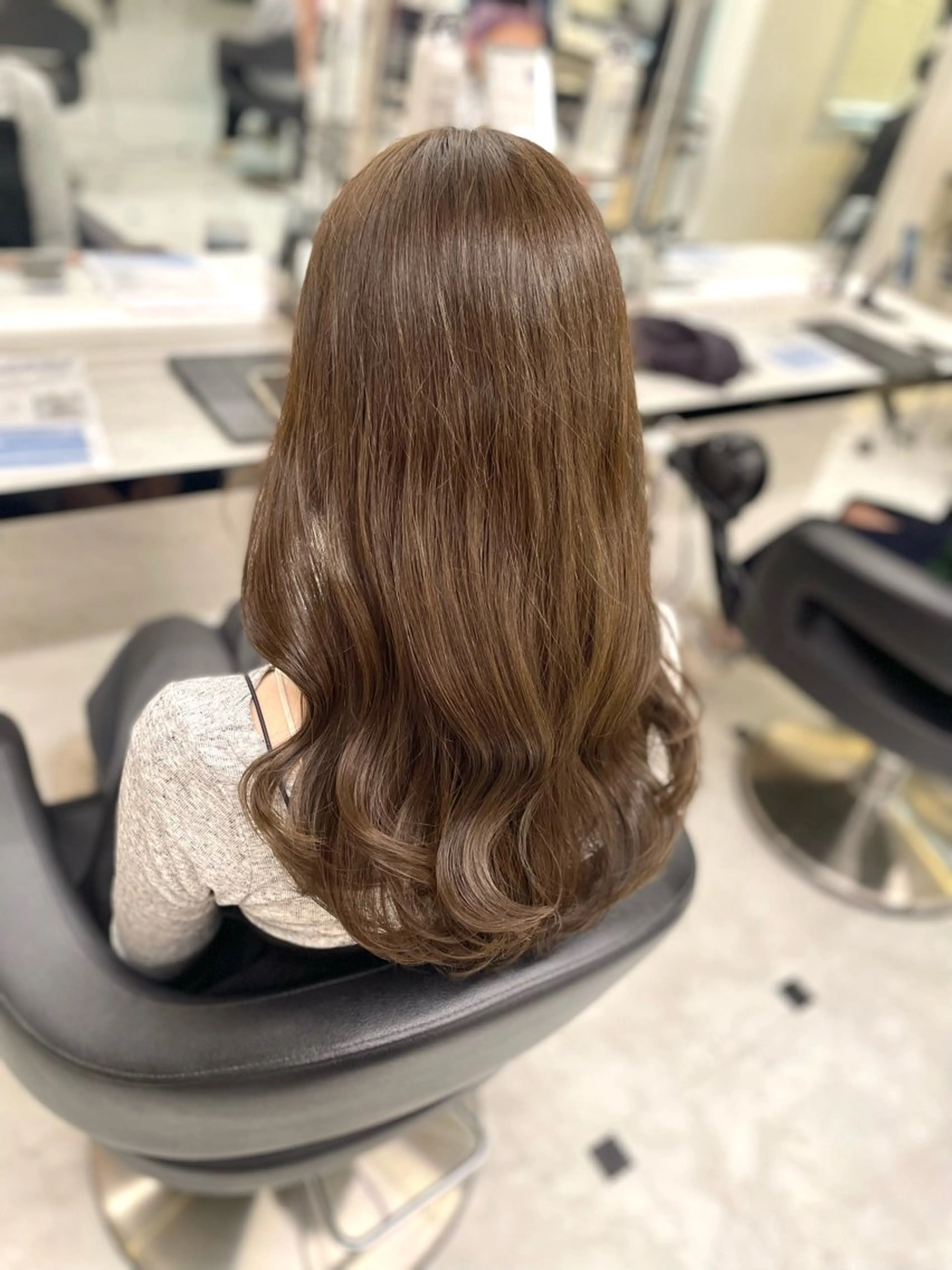 ミディアム カット 縮毛矯正 うる艶トレンドヘア 🕊️上野BABYのヘアスタイル