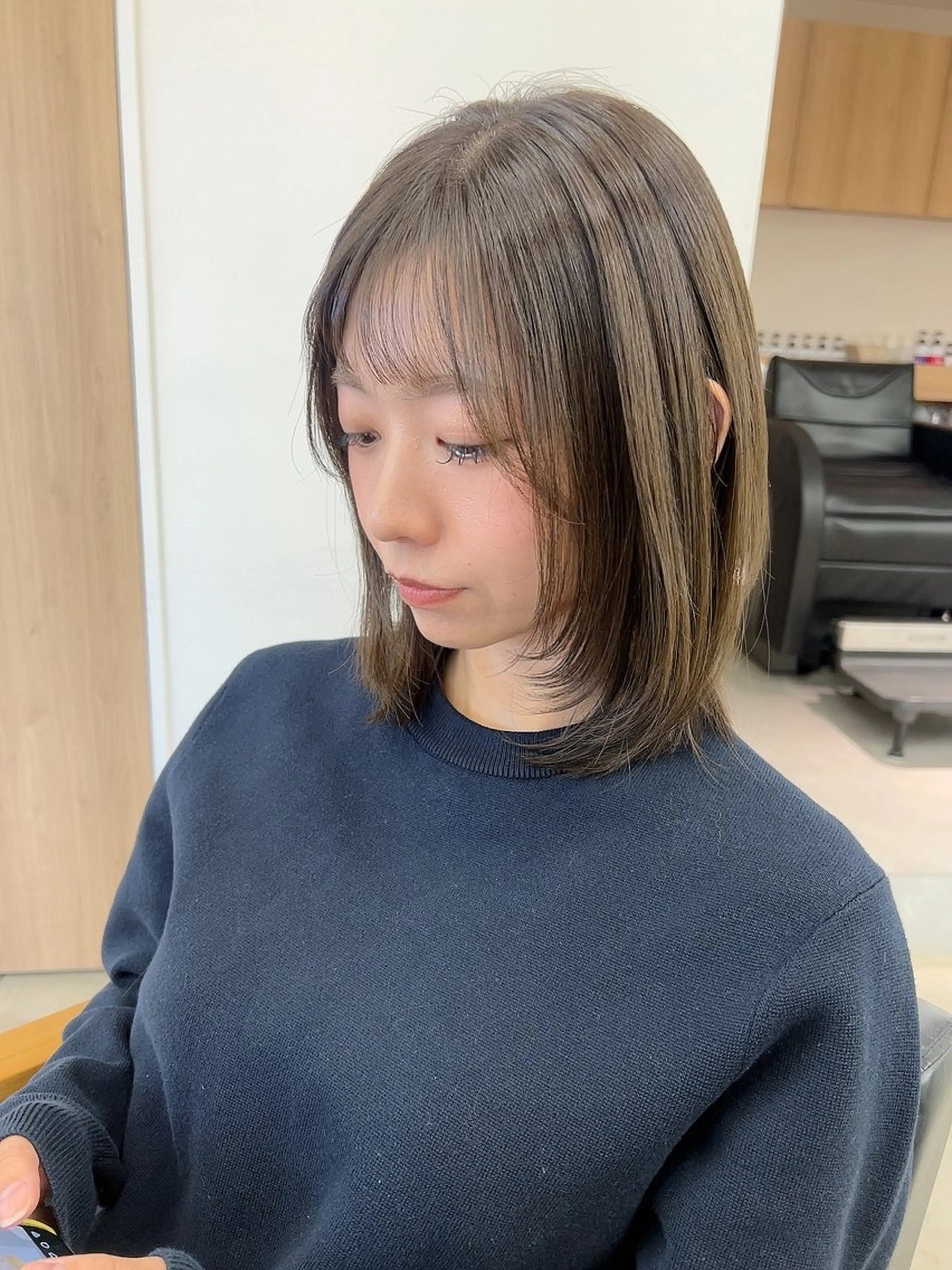 ミディアム レイヤーカット カット ヘアカラー トリートメント vince. moekoのヘアスタイル