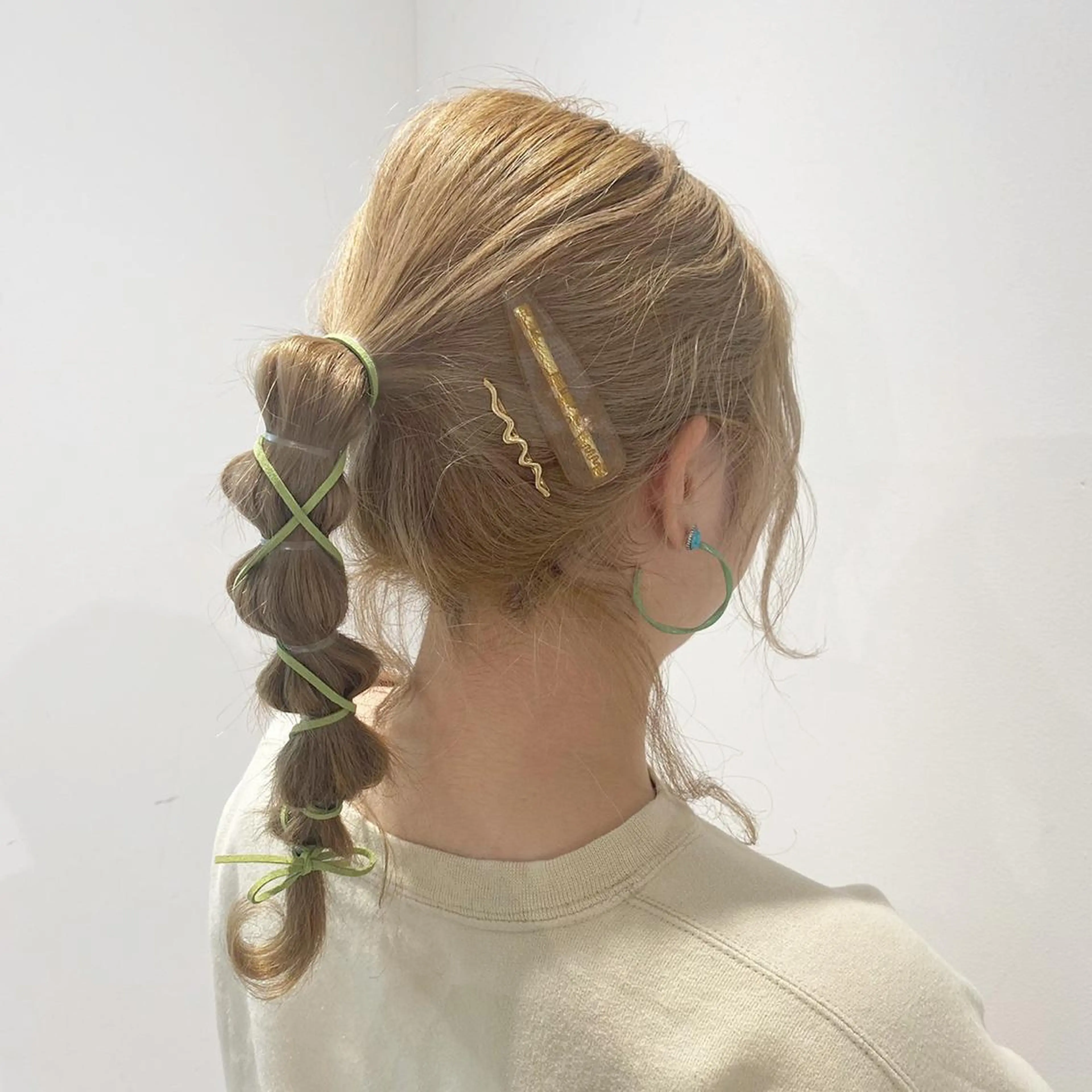 セミロング ヘアアレンジ しんた ようのヘアスタイル