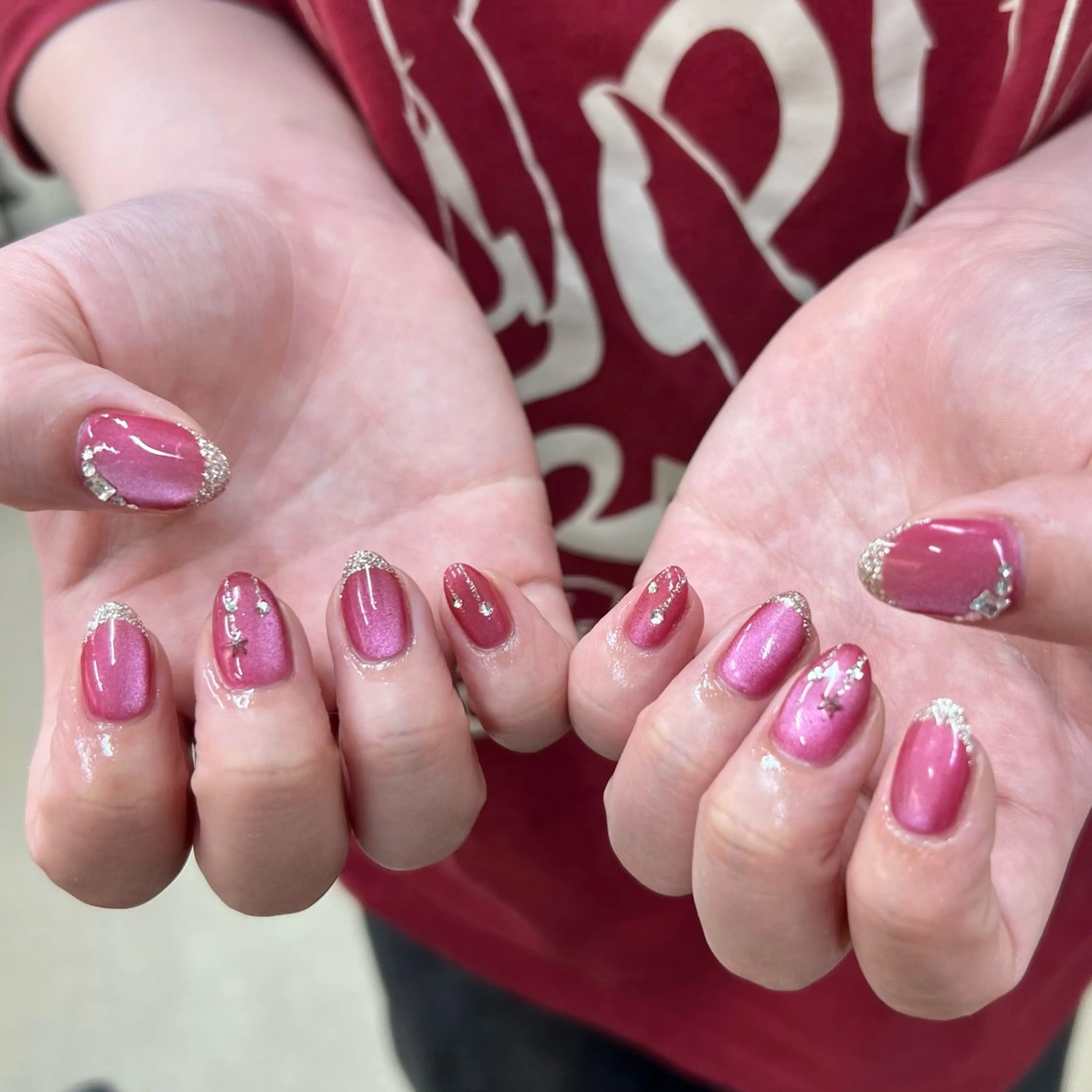 ネイル キラキラネイル マグネットネイル ハンドネイル フットネイル GRANDEUR焼津 Nana🦖のネイルデザイン