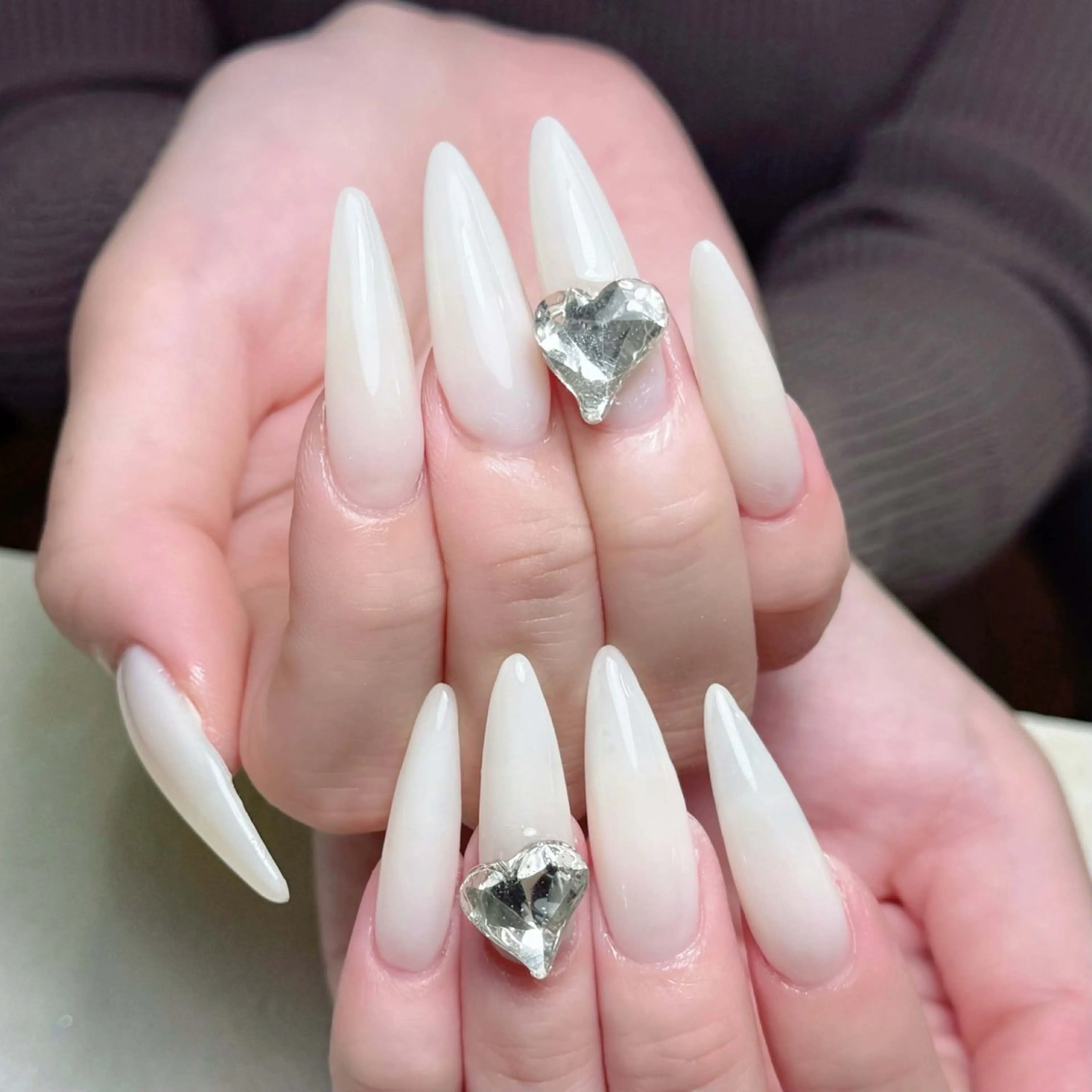 ネイル フットネイル フレンチネイル ジェルネイル ガラスフレンチ キラキラネイル ハンドネイル 中野駅から2分 MEO NAILのネイルデザイン