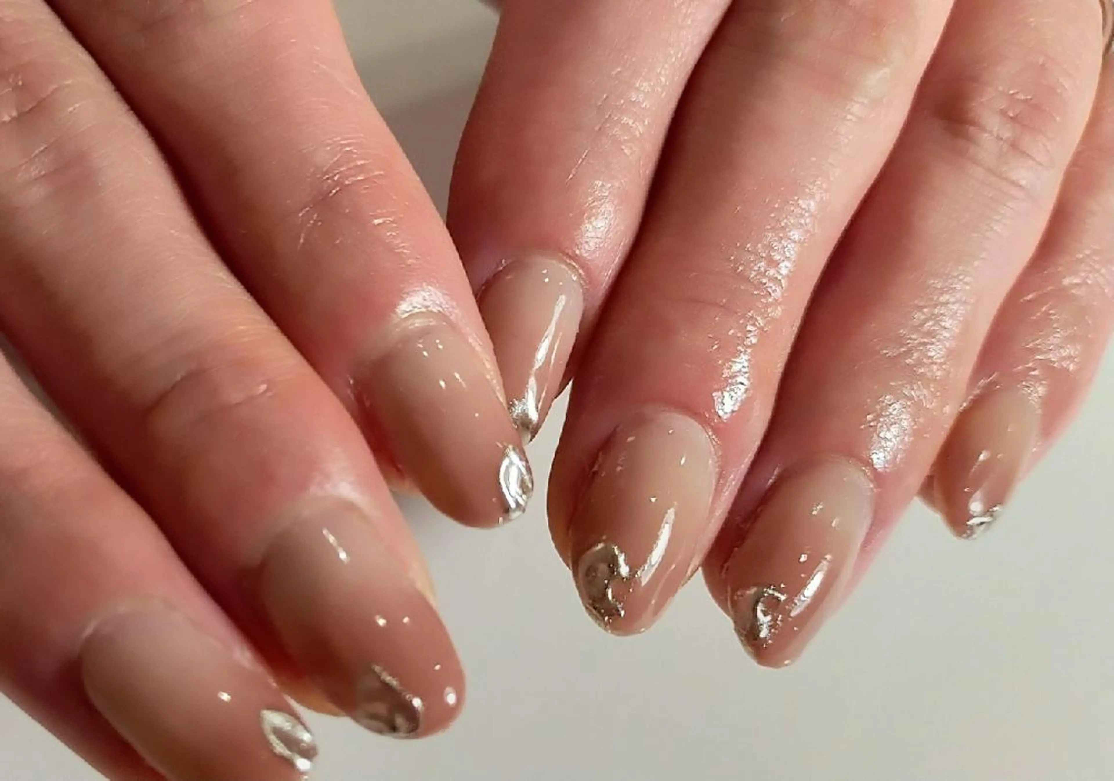 ネイル アートネイル グラデーション ミラーネイル Riche. ﾈｲﾙｻﾛﾝﾘｼｪのネイルデザイン