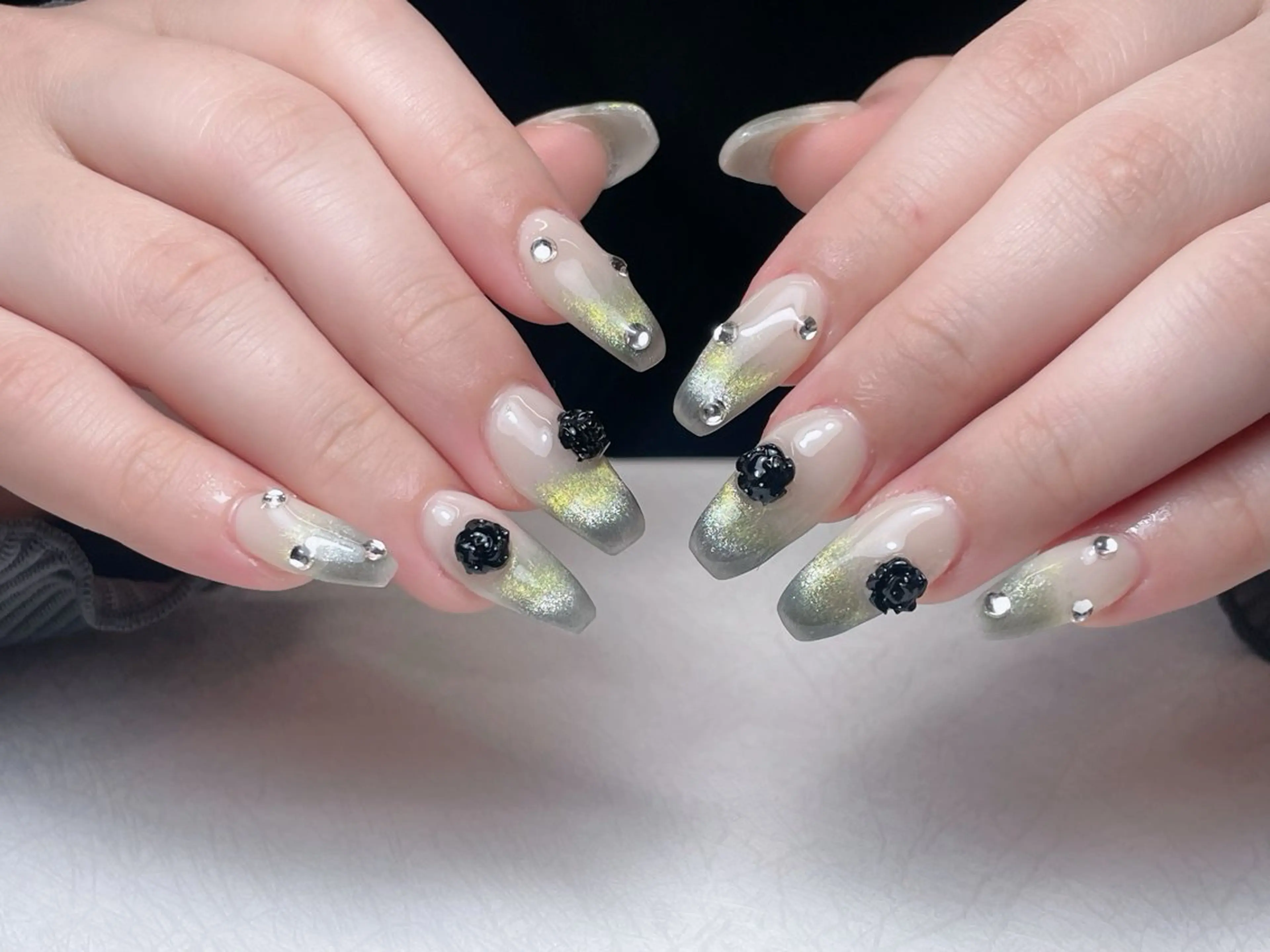 ネイル チークネイル 長さ出し フレンチネイル グラデーション キラキラネイル 中野駅から2分 MEO NAILのネイルデザイン