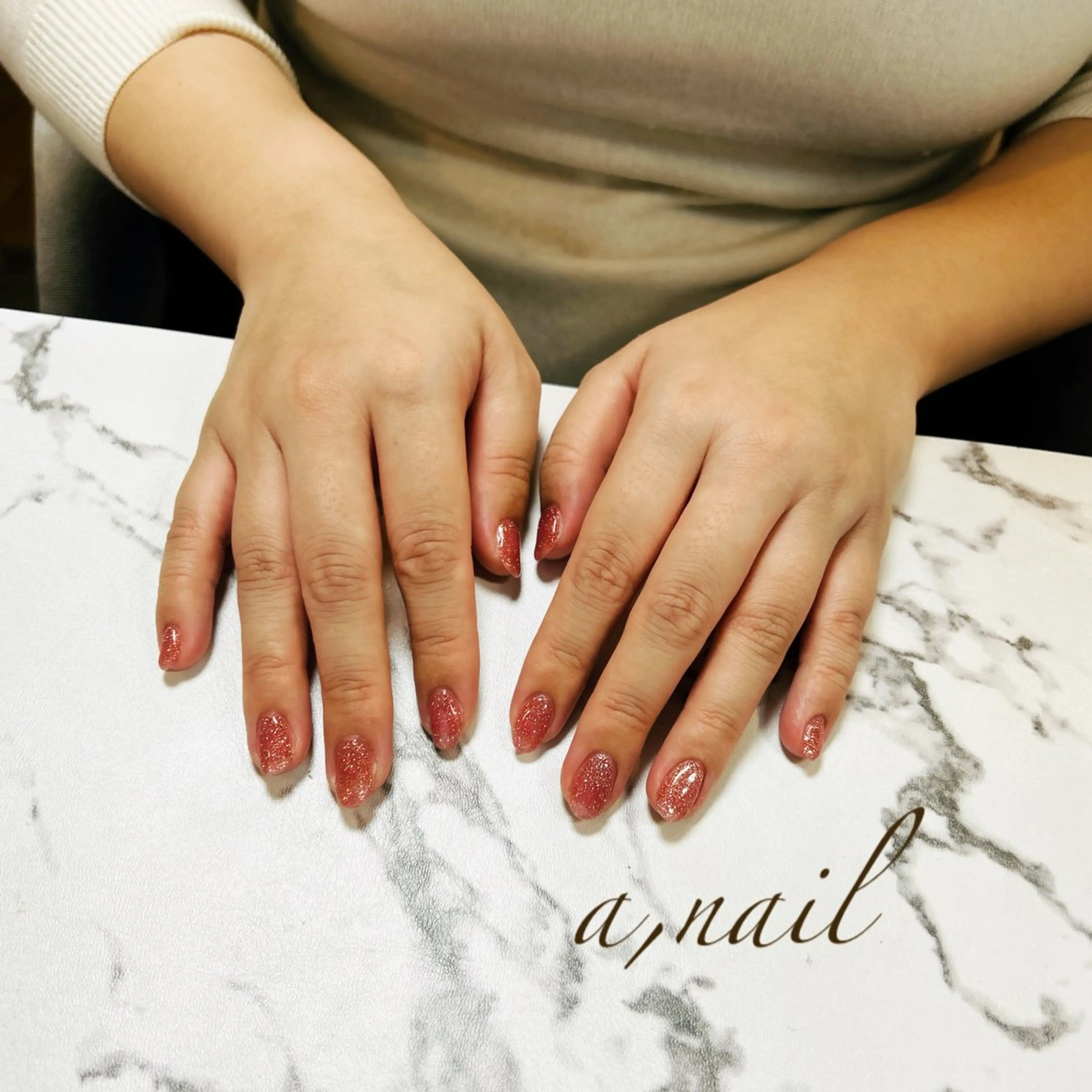 ネイル フラッシュネイル キラキラネイル ワンカラーネイル シンプルネイル バレンタイン ハンドネイル ネイルサロン エーネイルのネイルデザイン