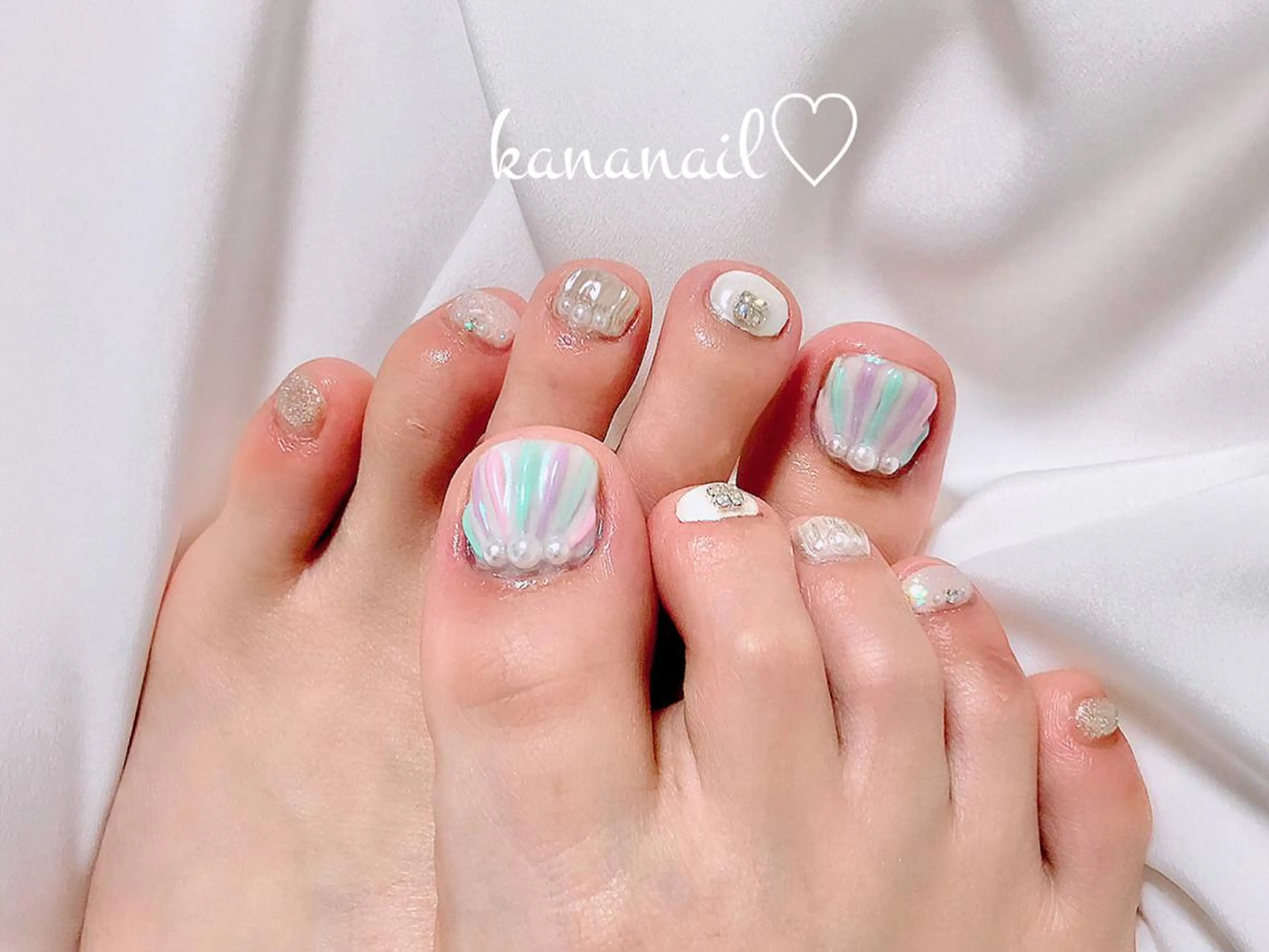 ネイル オーロラネイル フットネイル ミディアムネイル kananail ♡のネイルデザイン