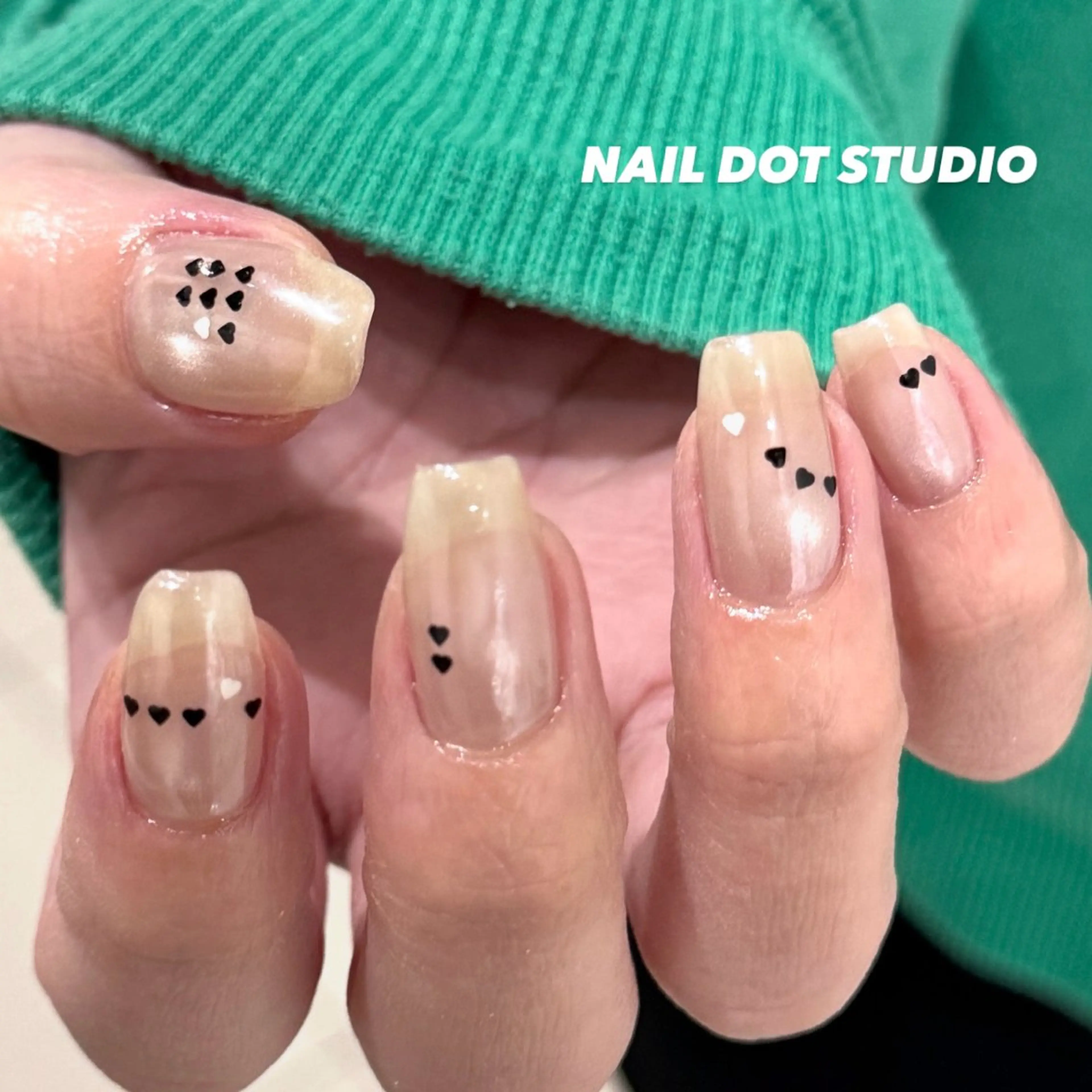 ネイル ハンドネイル NAILDOTSTU DIO SEINAのネイルデザイン