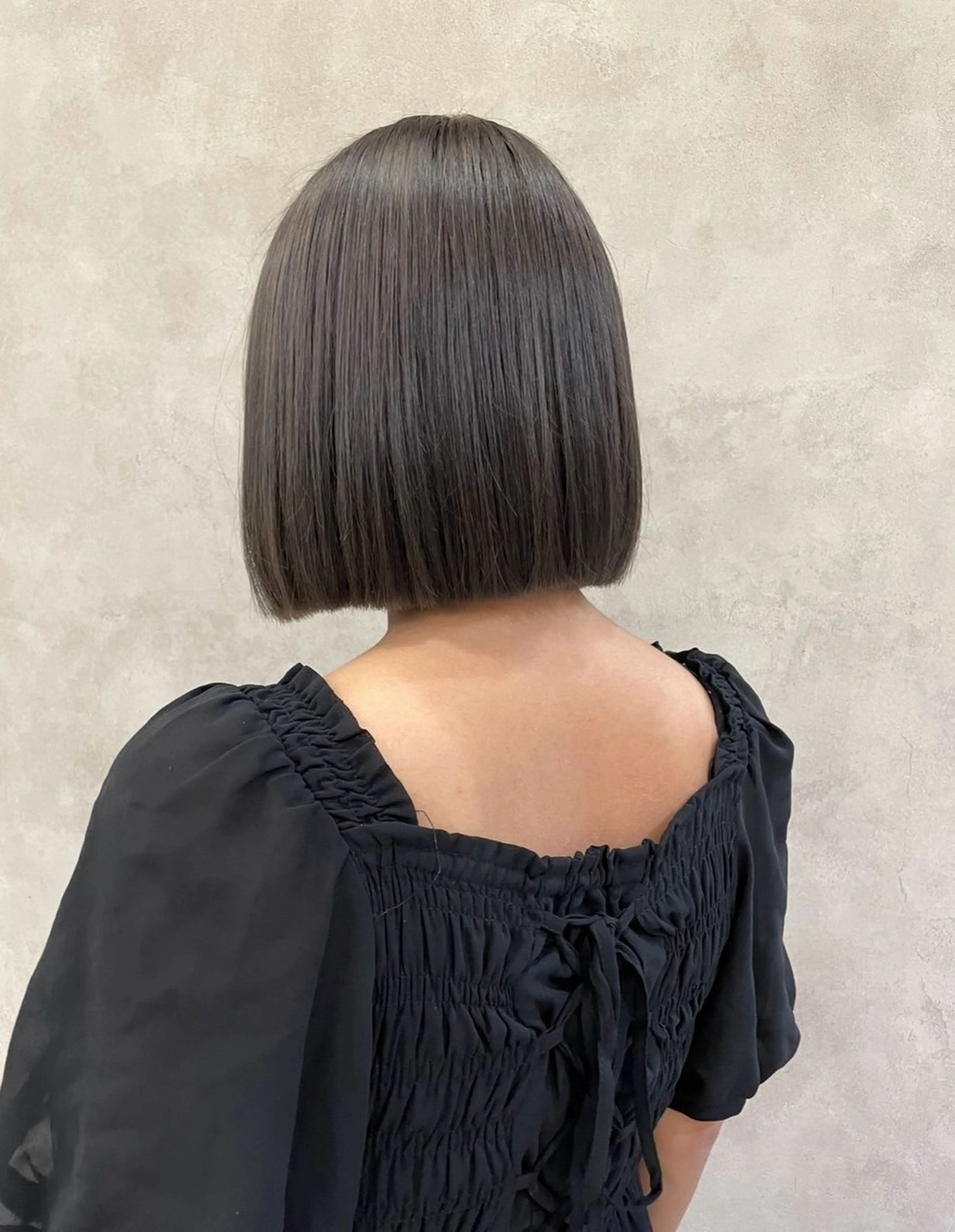 ショート ボブ veretta.所属・レイヤーカット・水素 松井山手　齊藤　興のヘアスタイル