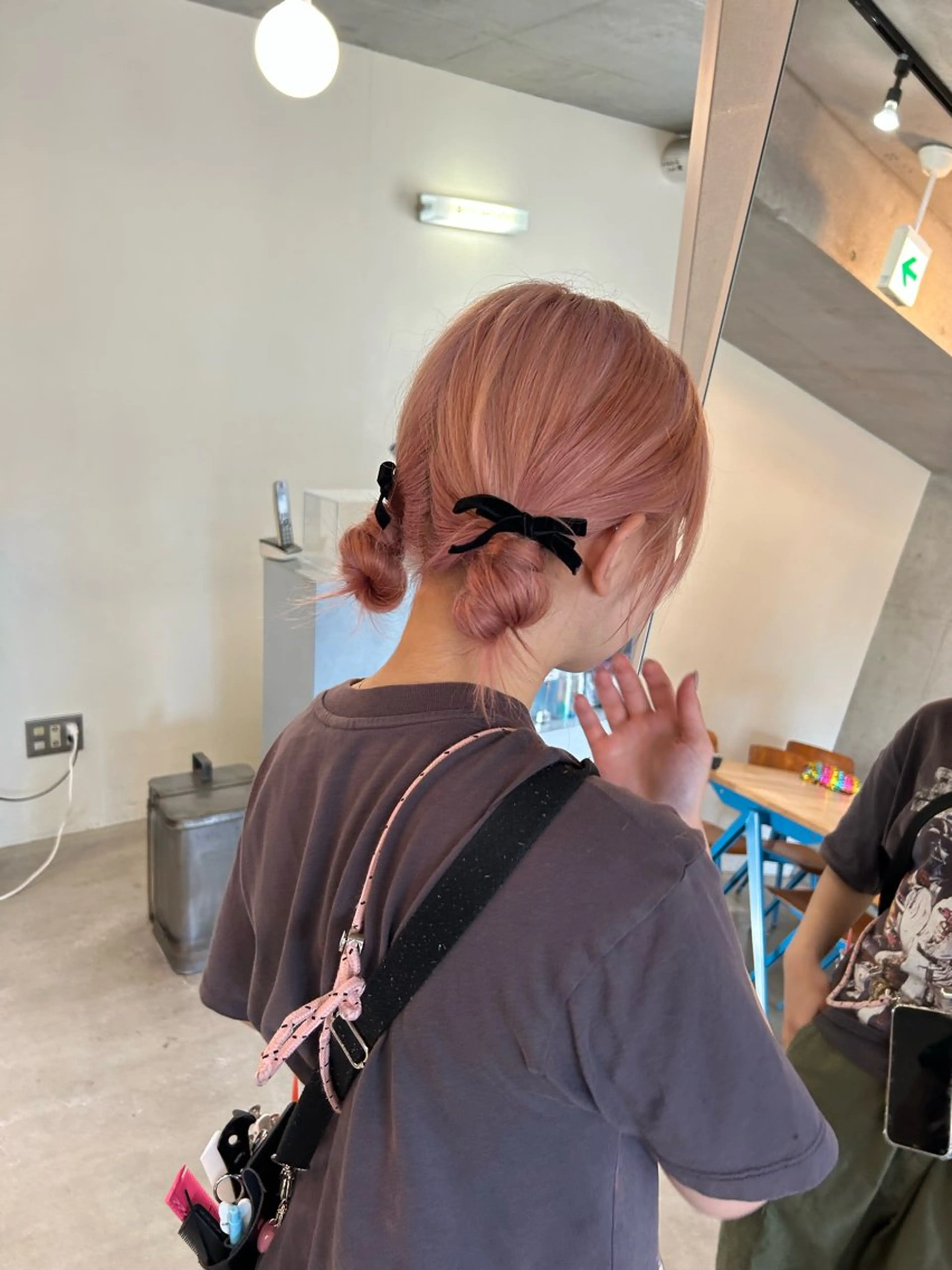 ロング カラー ブリーチ ピンクカラー 韓国ボブ/レイヤー ボブ/ EMIRIのヘアスタイル