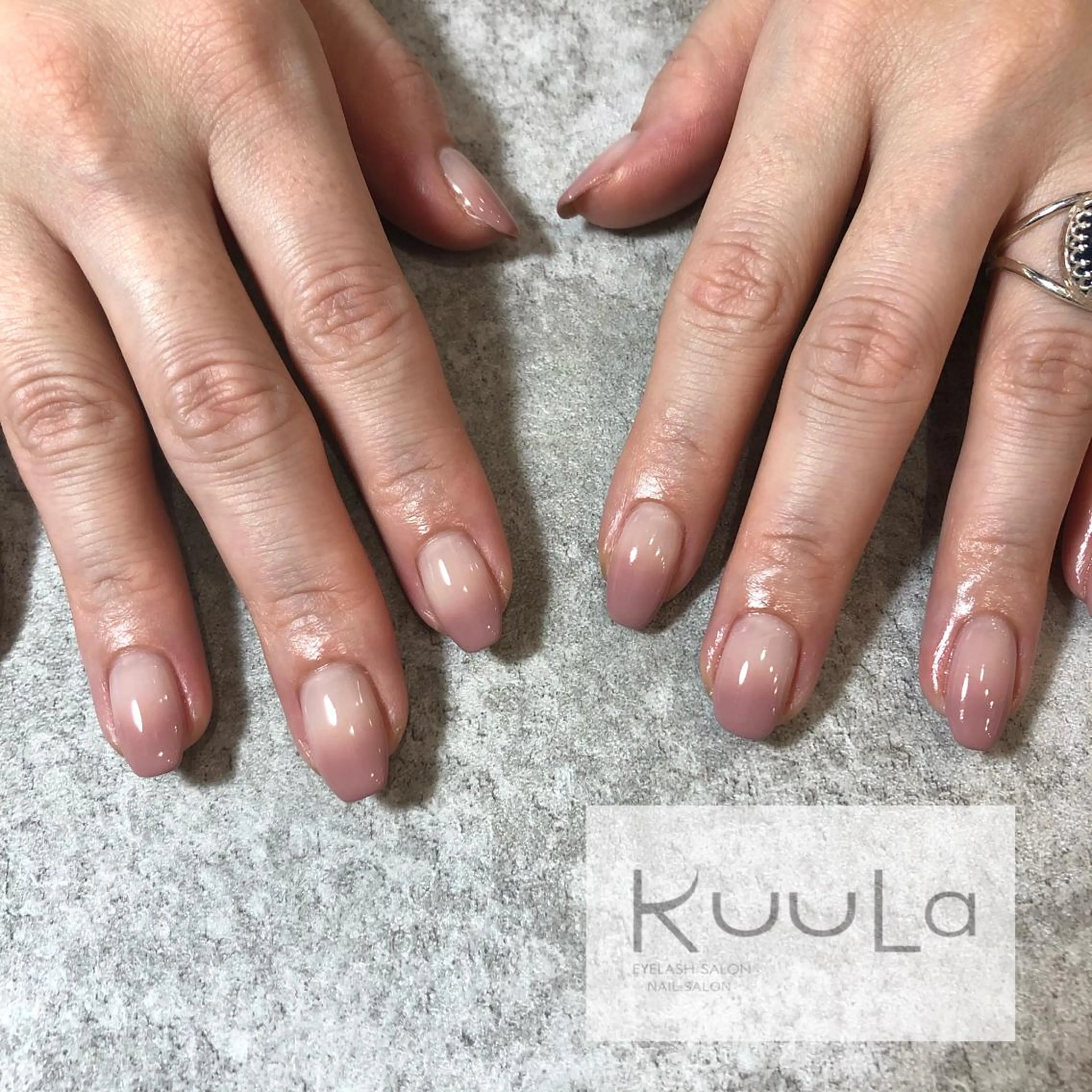 ネイル グラデーション KUULa E R I K Oのネイルデザイン