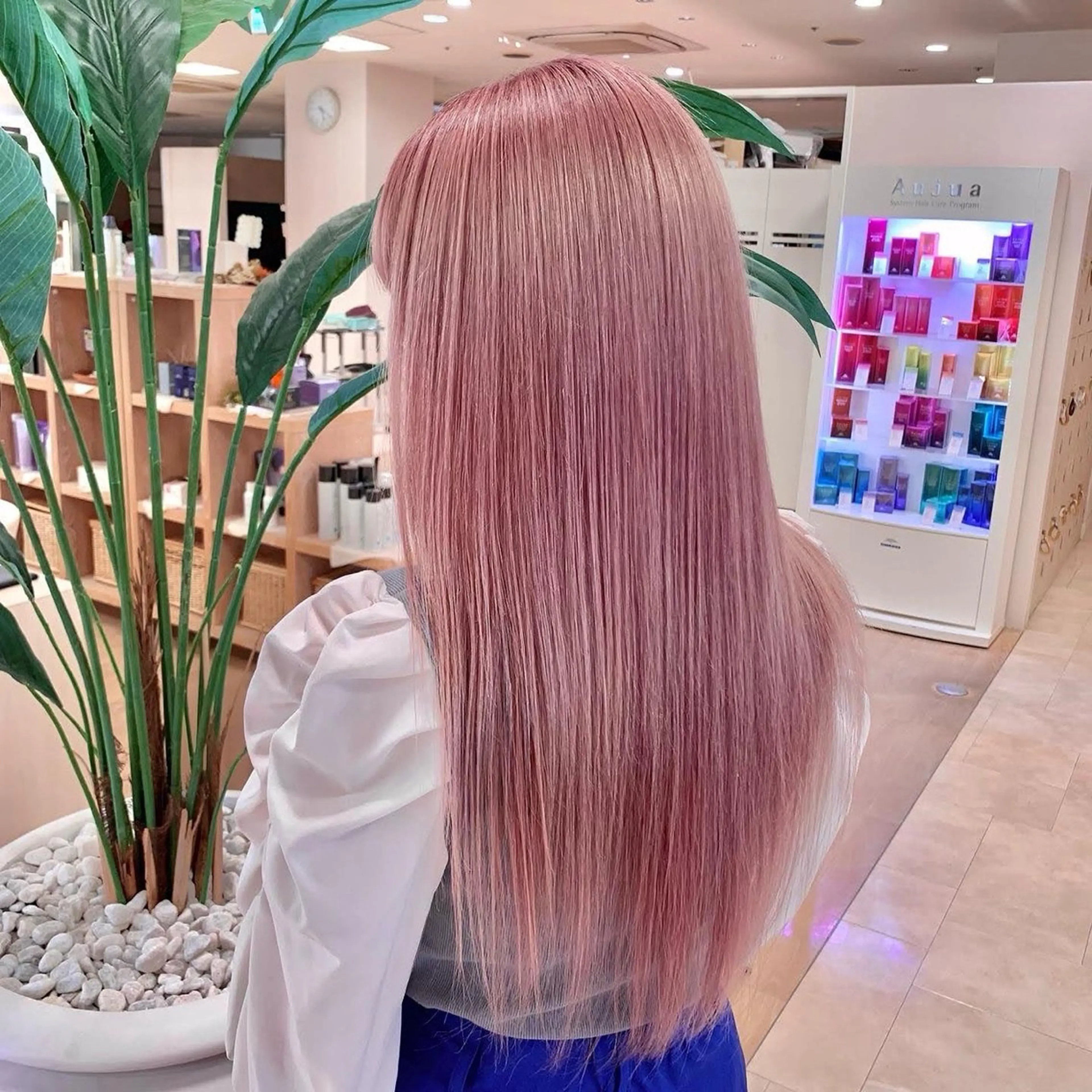 セミロング カラー ブリーチ ヘアカラー トリートメント kenje luscaのヘアスタイル