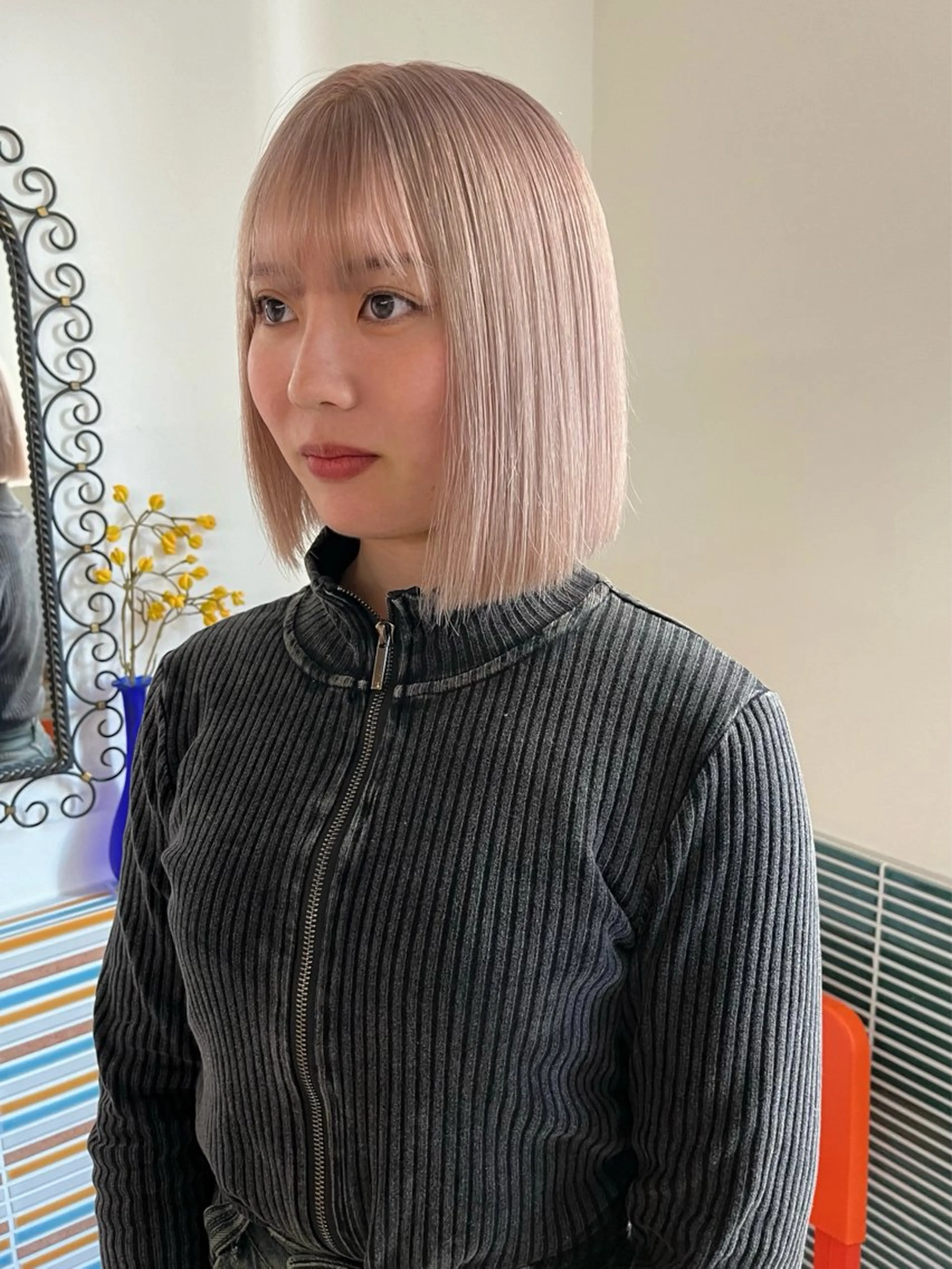 ミディアム カラー ベージュカラー ブリーチ ケアブリーチ ハイトーンカラー ミルクティーベージュ カット ヘアカラー トリートメント 🩷ハイトーン透明感 レイヤー🩷ユリカのヘアスタイル