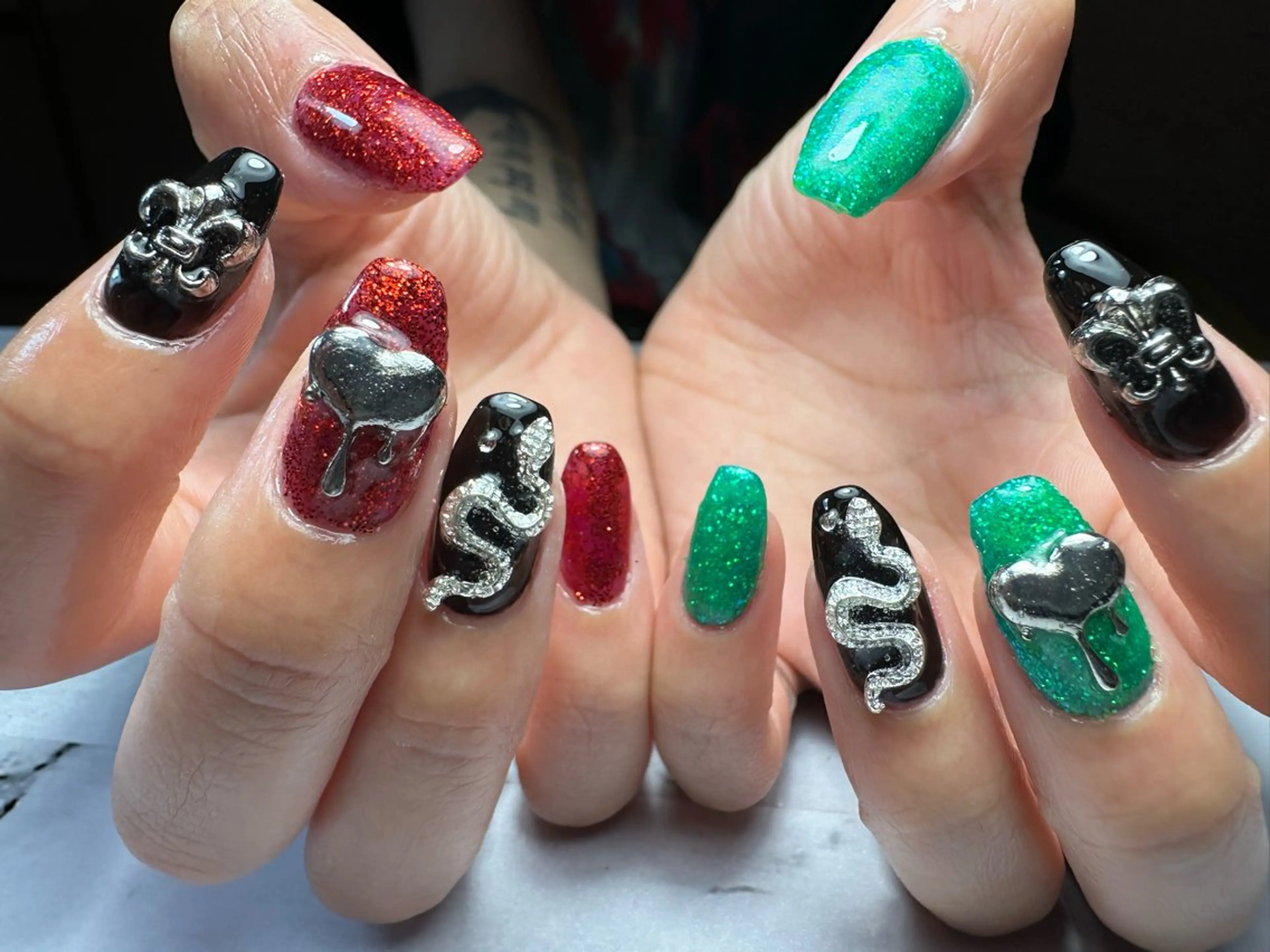 ネイル 新山 聖のネイルデザイン