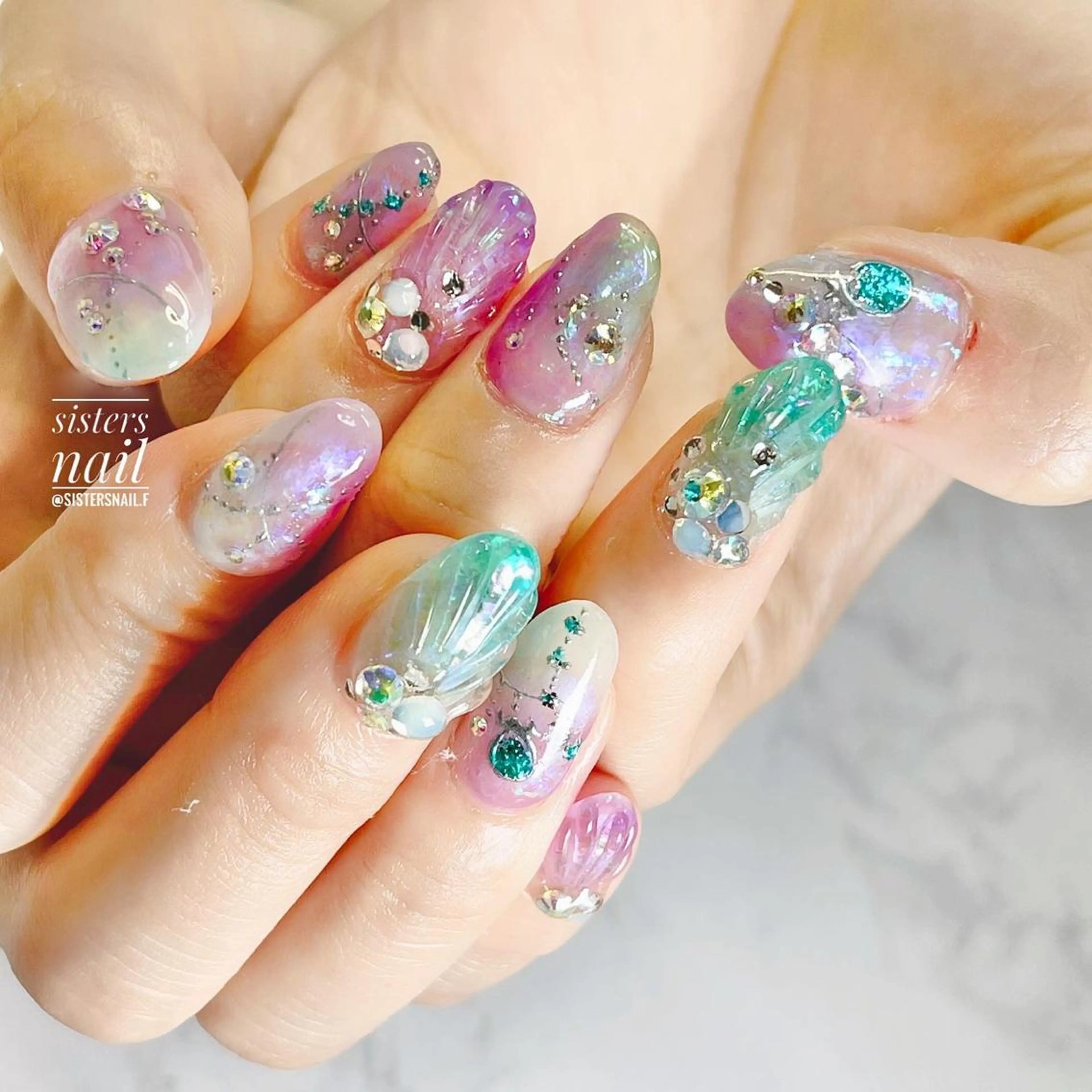 ネイル アートネイル ブルー キラキラネイル 夏ネイル sisters nail.fのネイルデザイン