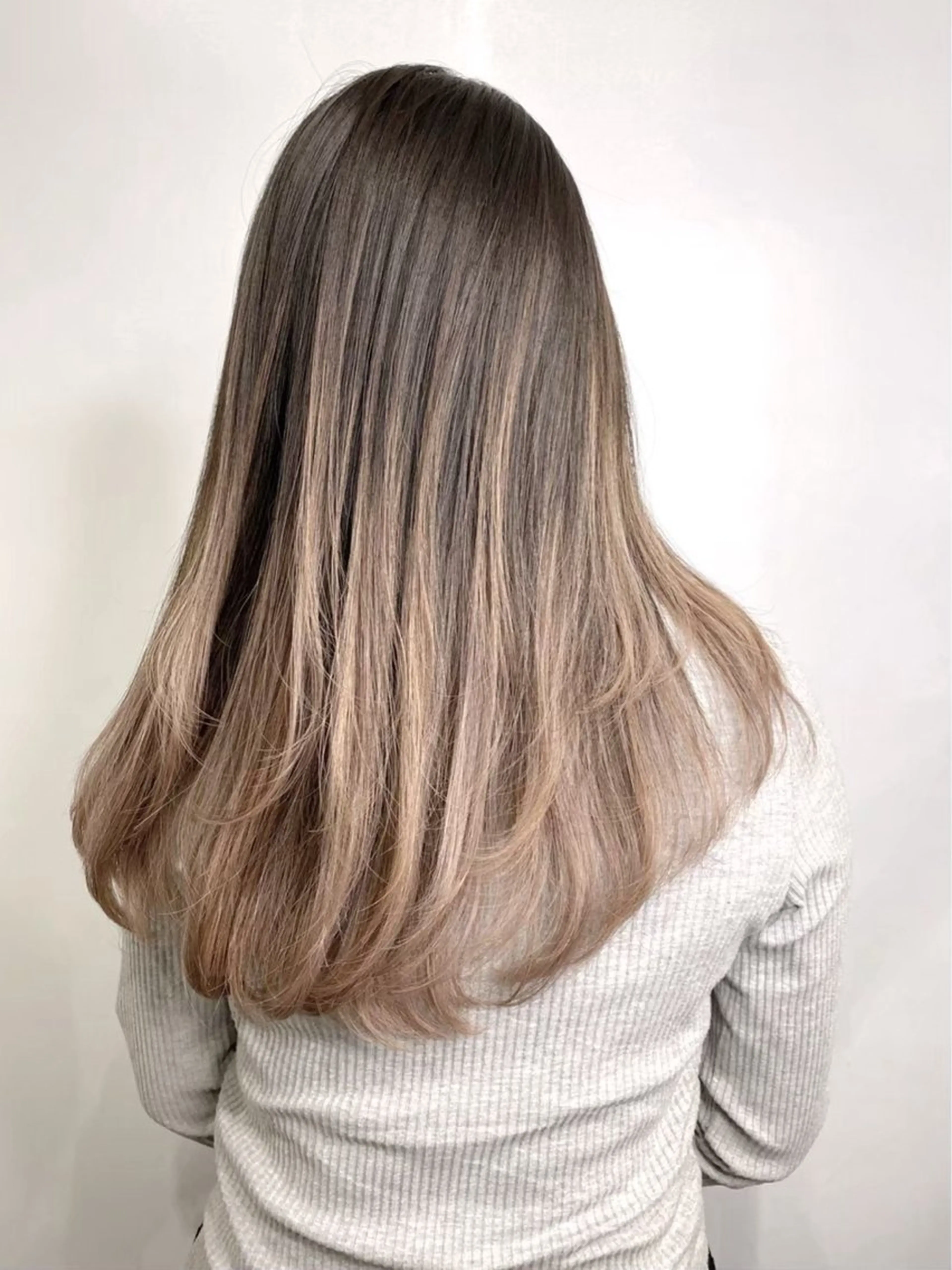 ロング カラー バレイヤージュ ブリーチ ケアブリーチ デザインカラー 髪質改善 京都駅/透明感カラー 🖤sakiのヘアスタイル