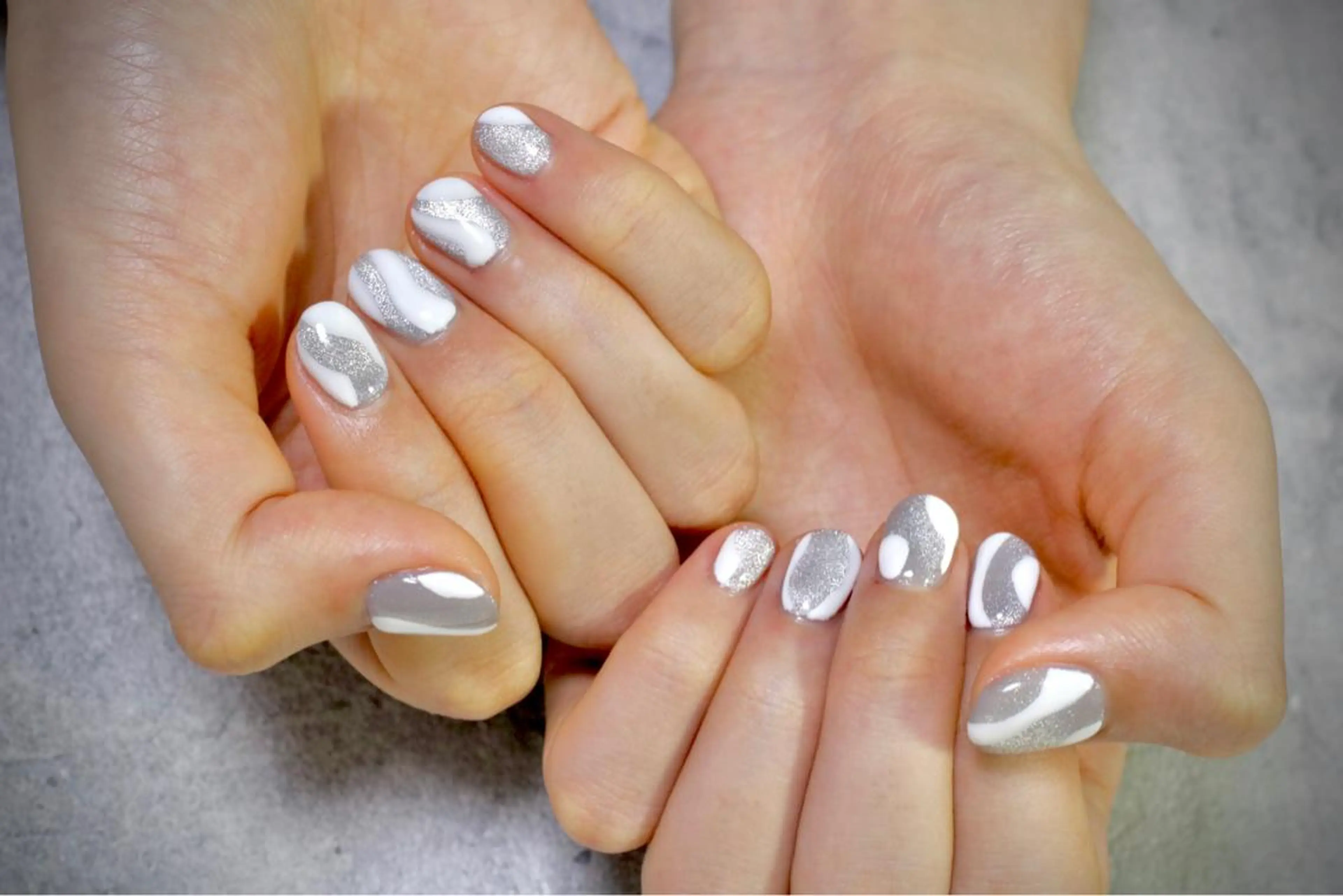 ネイル オーロラネイル カジュアル ジェルネイル ラメ(グリッター) マグネットネイル MH Nailのネイルデザイン