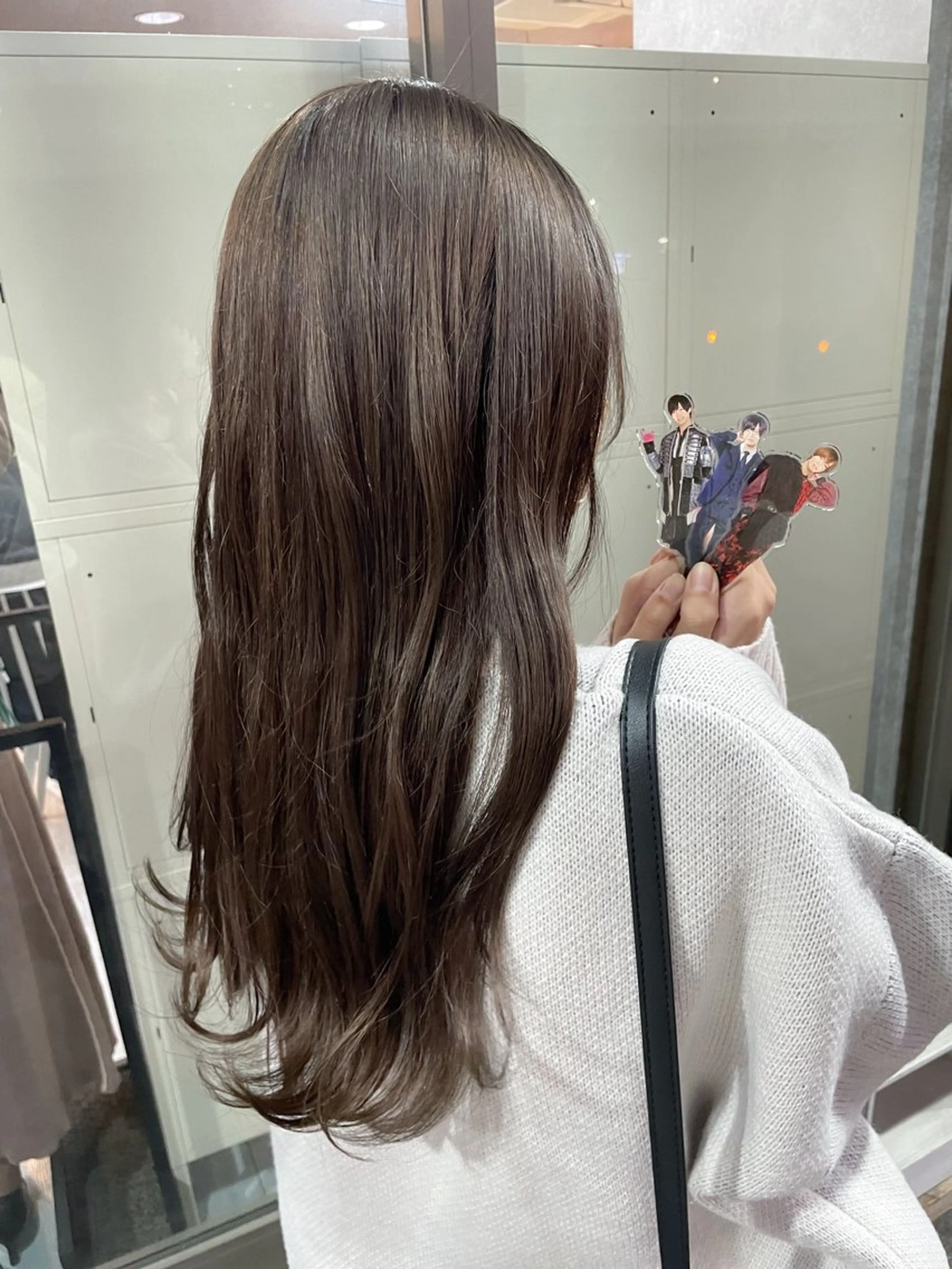 ロング カラー グレージュ イワタ マハ/ minim hairのヘアスタイル