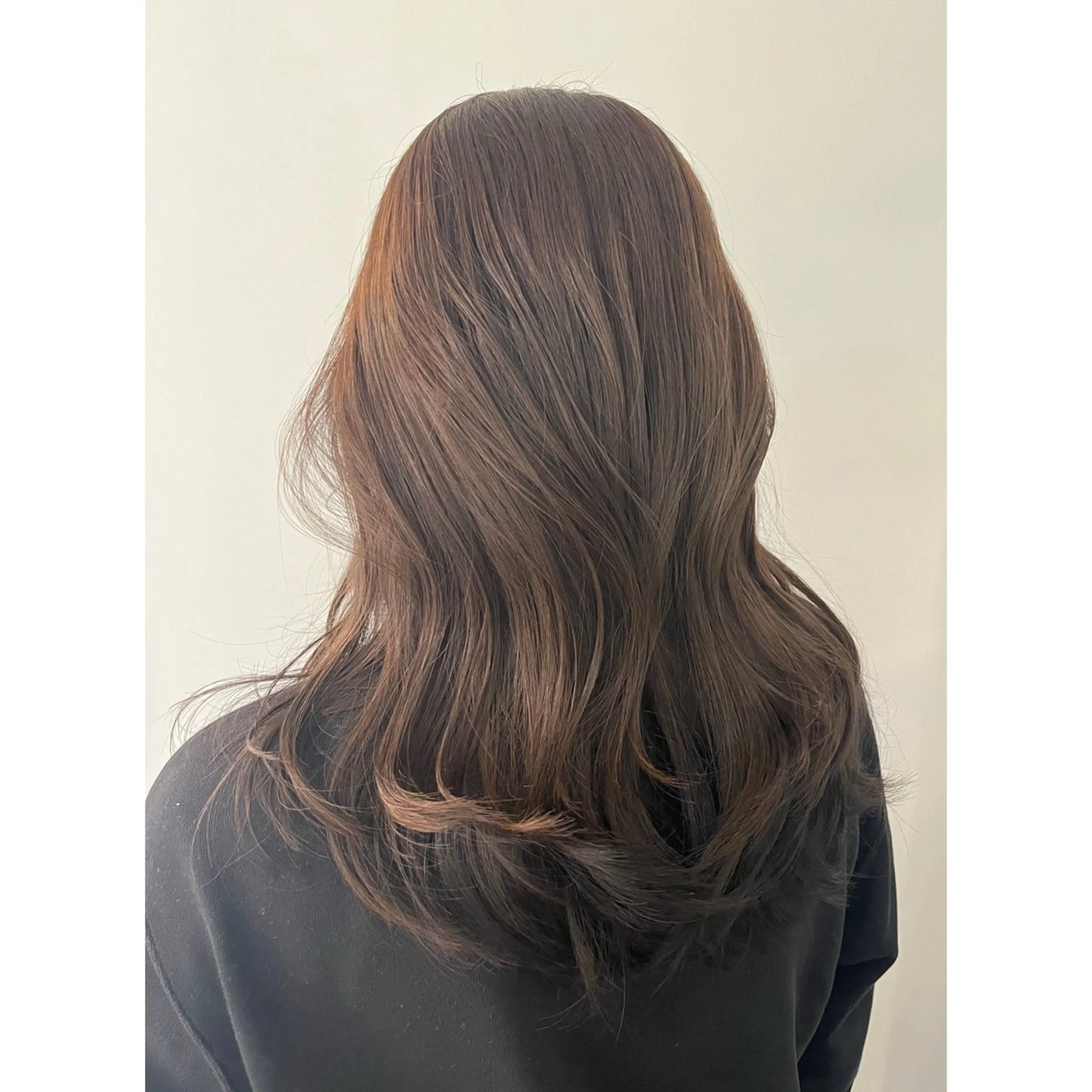 ロング カラー 海老原 若菜のヘアスタイル