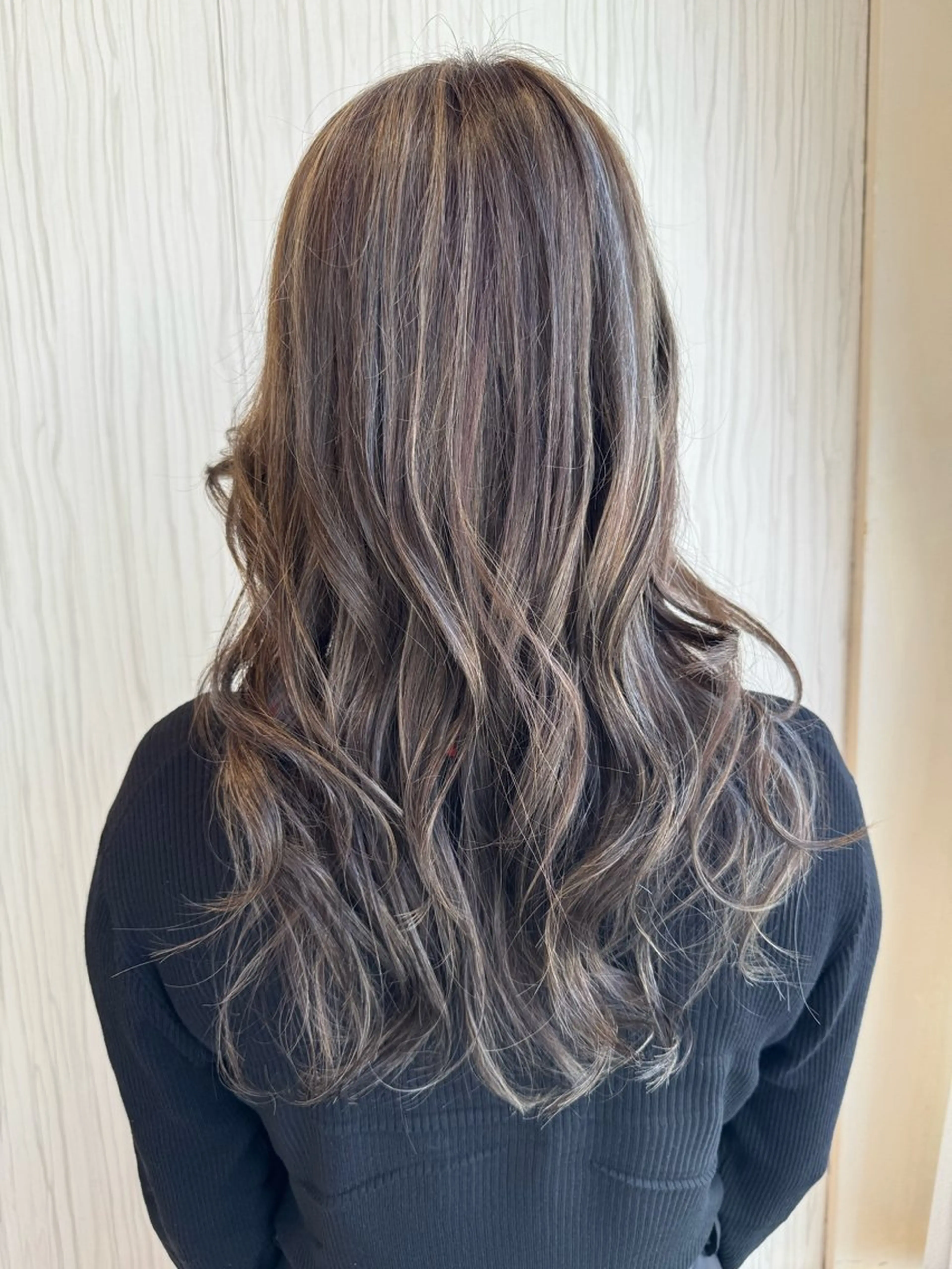 ロング ハイライト カット ヘアカラー 松尾 怜奈のヘアスタイル