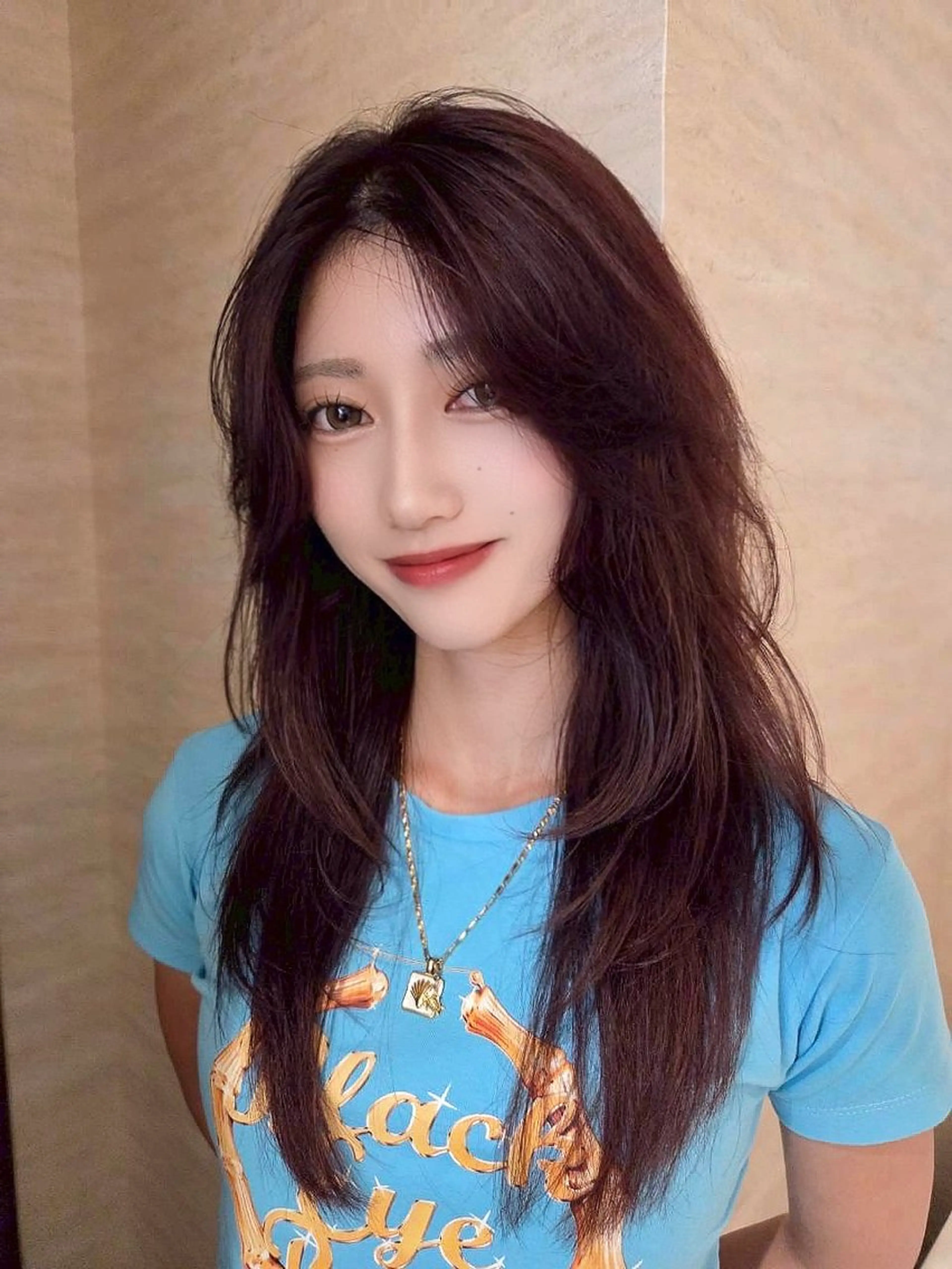 セミロング カラー 柔らかい艶暖色 レイヤー🫧姫汝のヘアスタイル