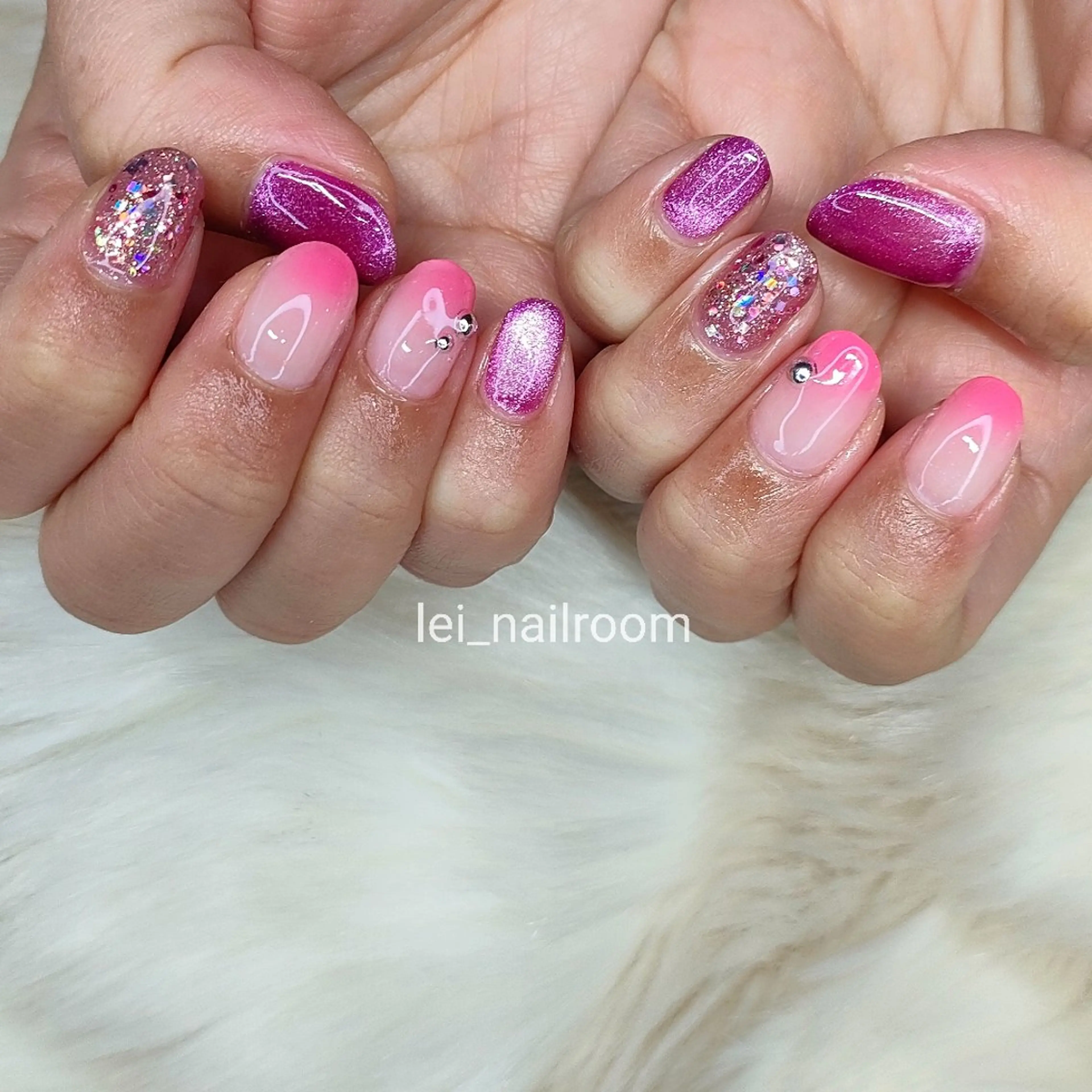 ネイル ラメ(グリッター) マグネットネイル ピンク lei🌼 nailroomのネイルデザイン