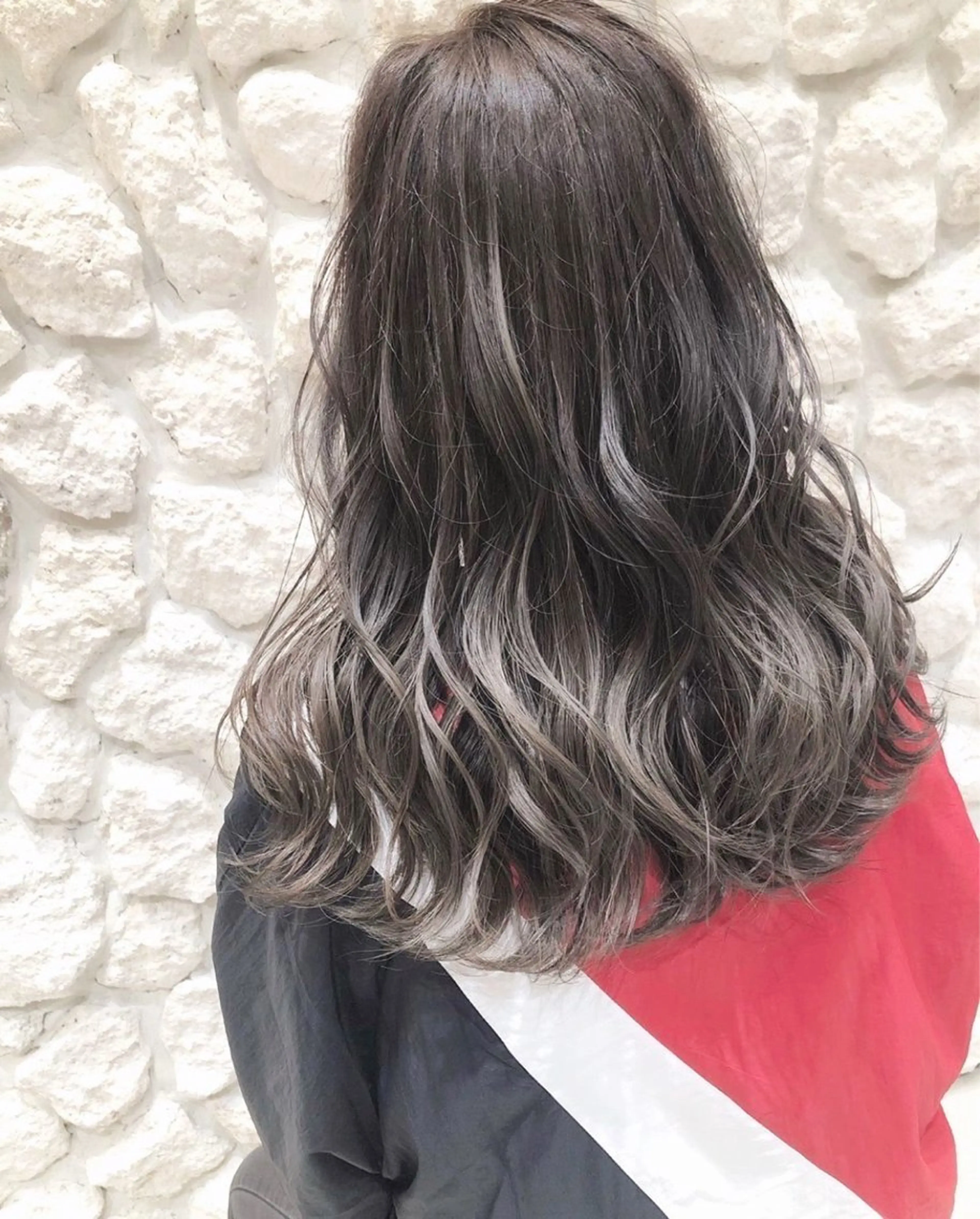 ロング カラー ヘアアレンジ Yuzuha .のヘアスタイル