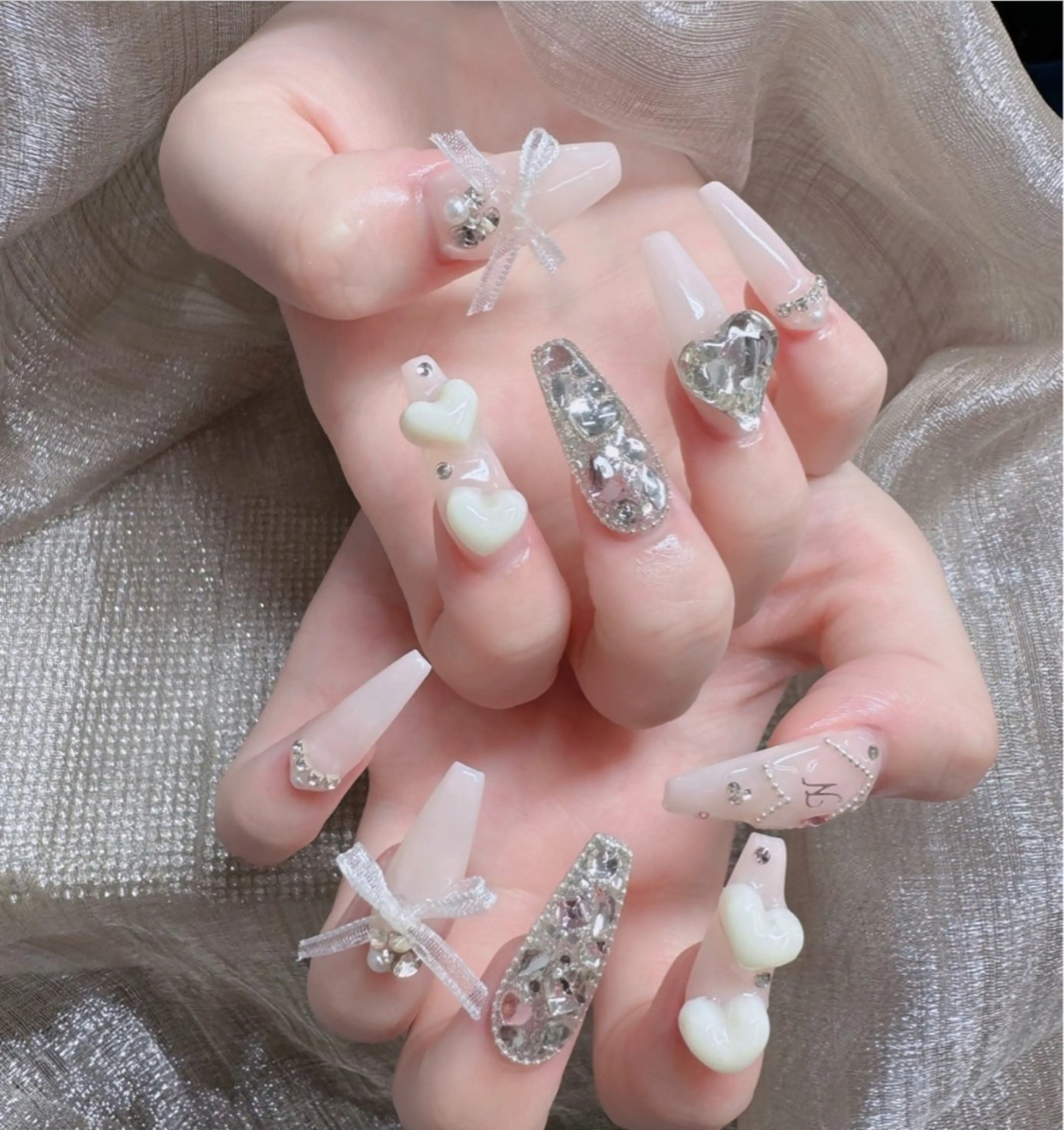 ネイル フレンチネイル ジェルネイル ガラスフレンチ ハロウィン ハート ハンドネイル H.baby Nail Salonのネイルデザイン