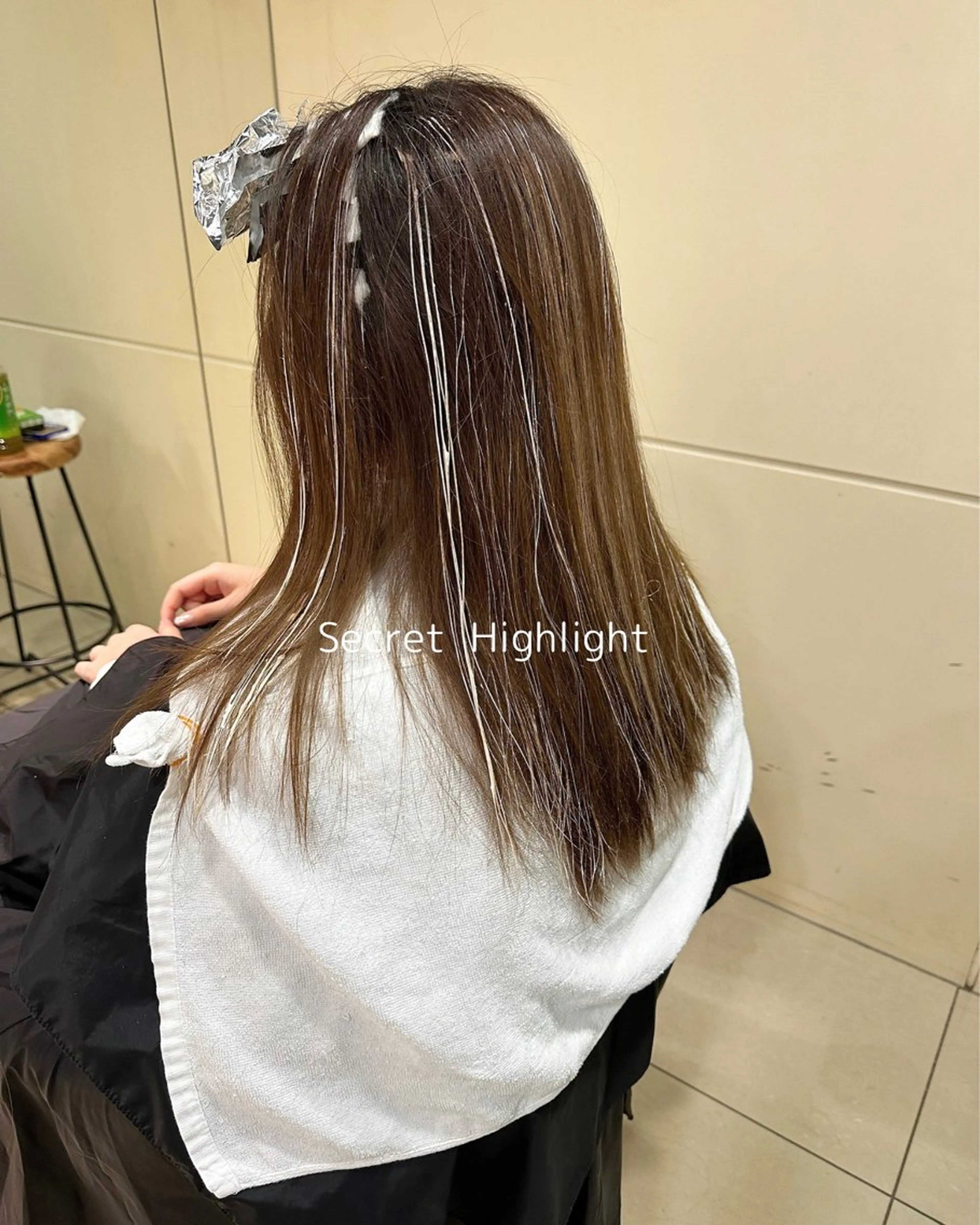 ミディアム ハイライト カット ヘアカラー トリートメント ミディアム/レイヤー ハイライト/aikaのヘアスタイル