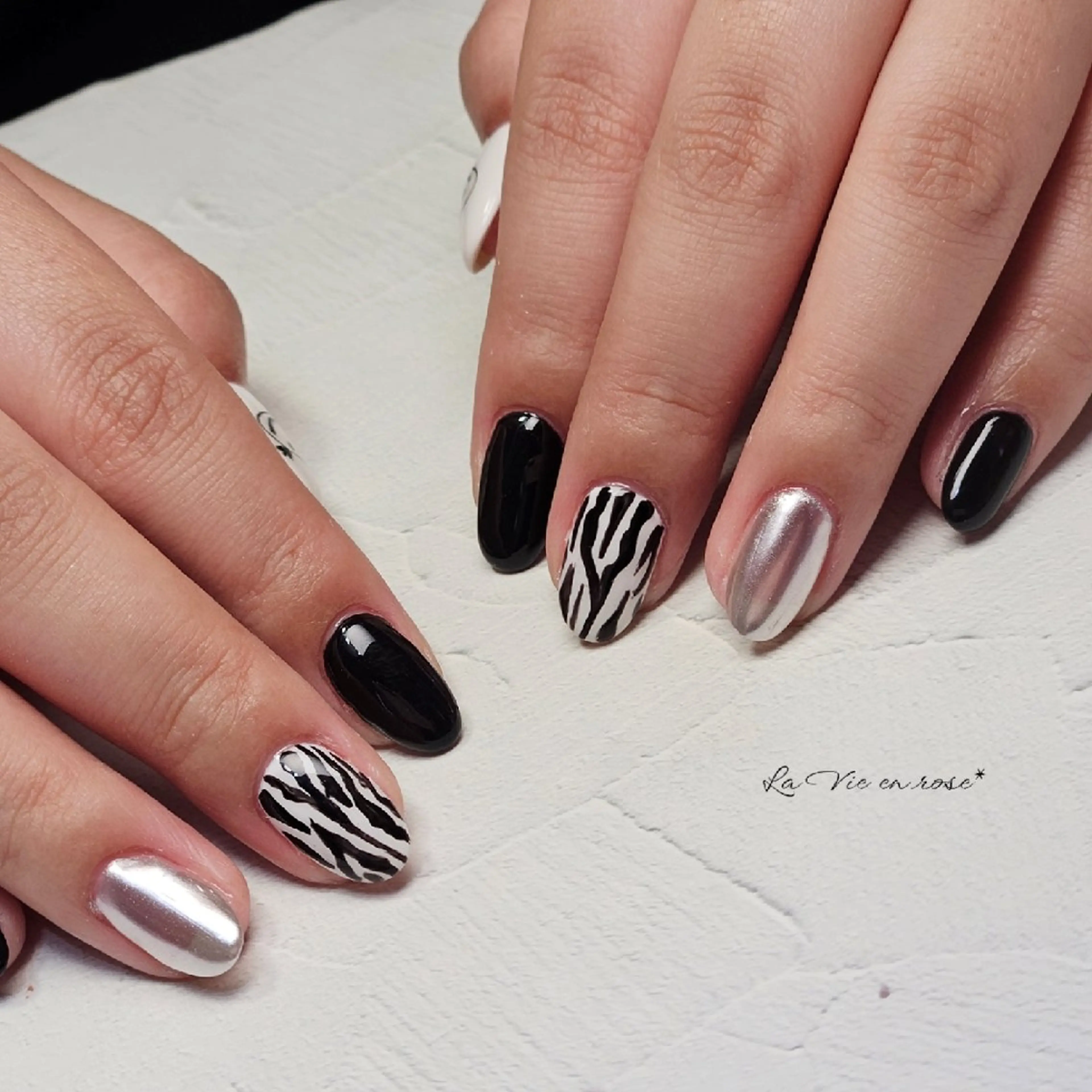 ネイル ラヴィアン ローズのネイルデザイン