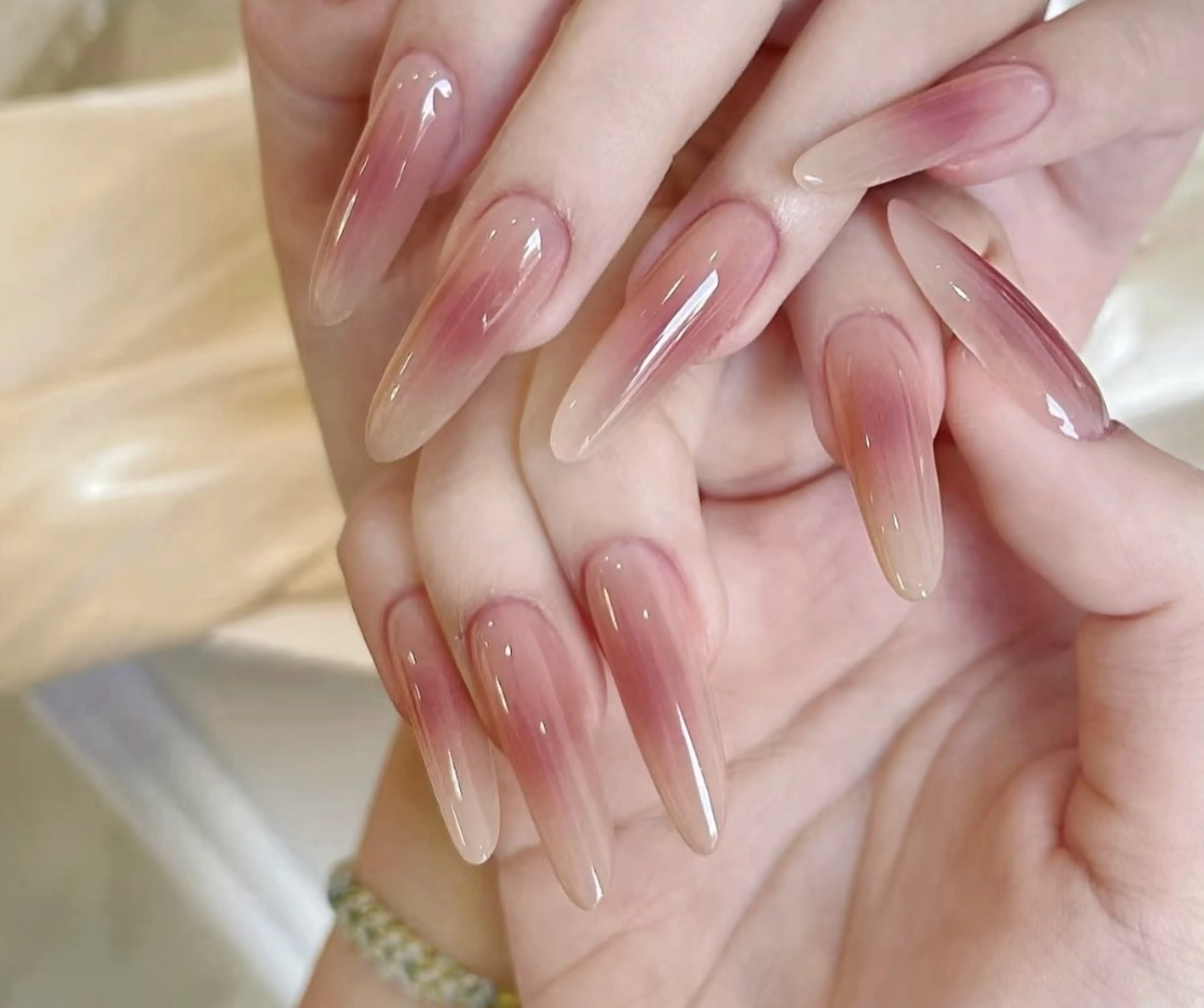 10本チップ長さだし+チークネイル・パーツ2個付き「ジェルオフ無料」の写真