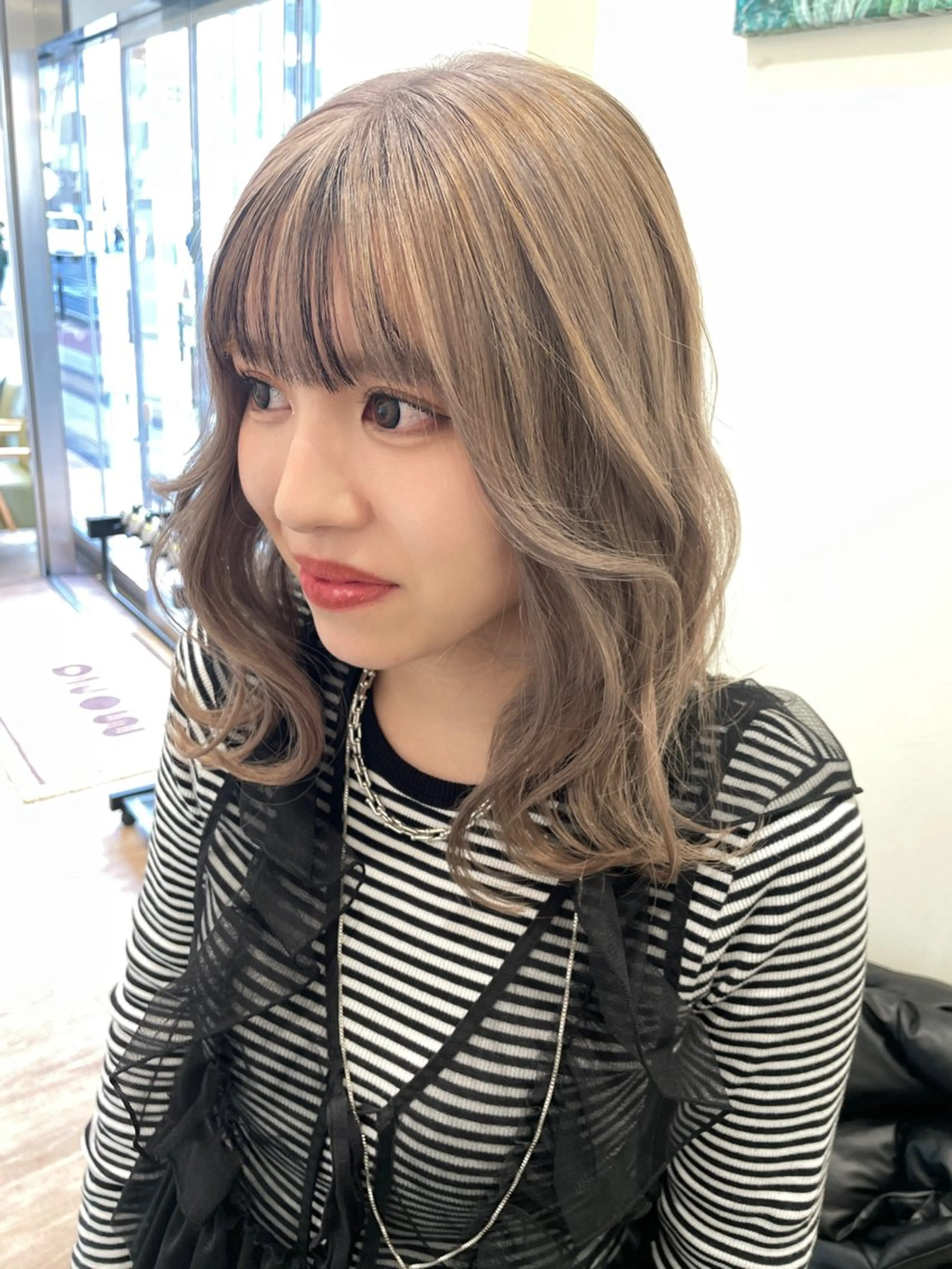 ミディアム カット ヘアカラー レイヤー／大宮／韓国 🤍AYA🤍のヘアスタイル