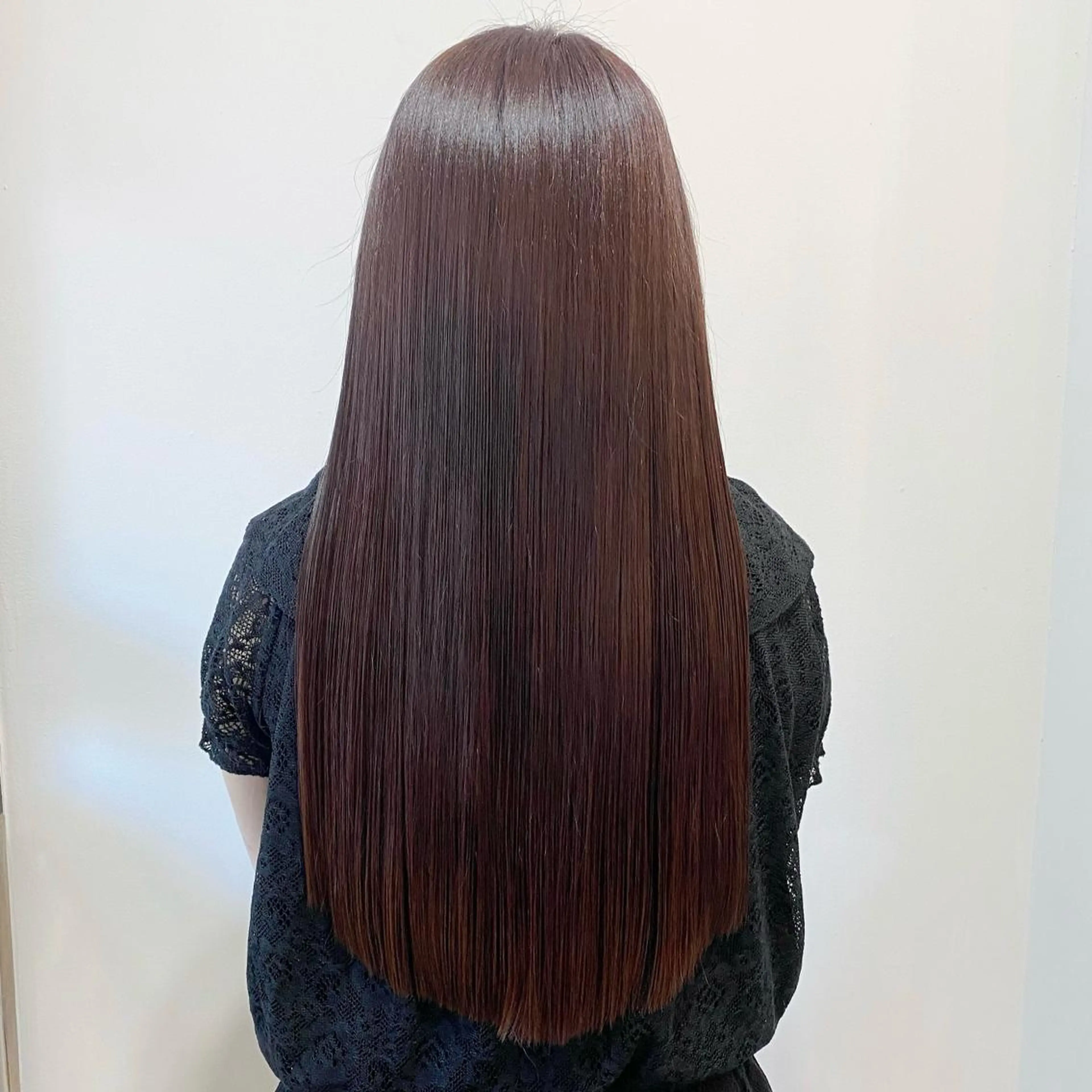 ロング カラー ルビー バイオレットカラー 髪質改善 ロング トリートメント 髪質改善特化 安東駿介のヘアスタイル