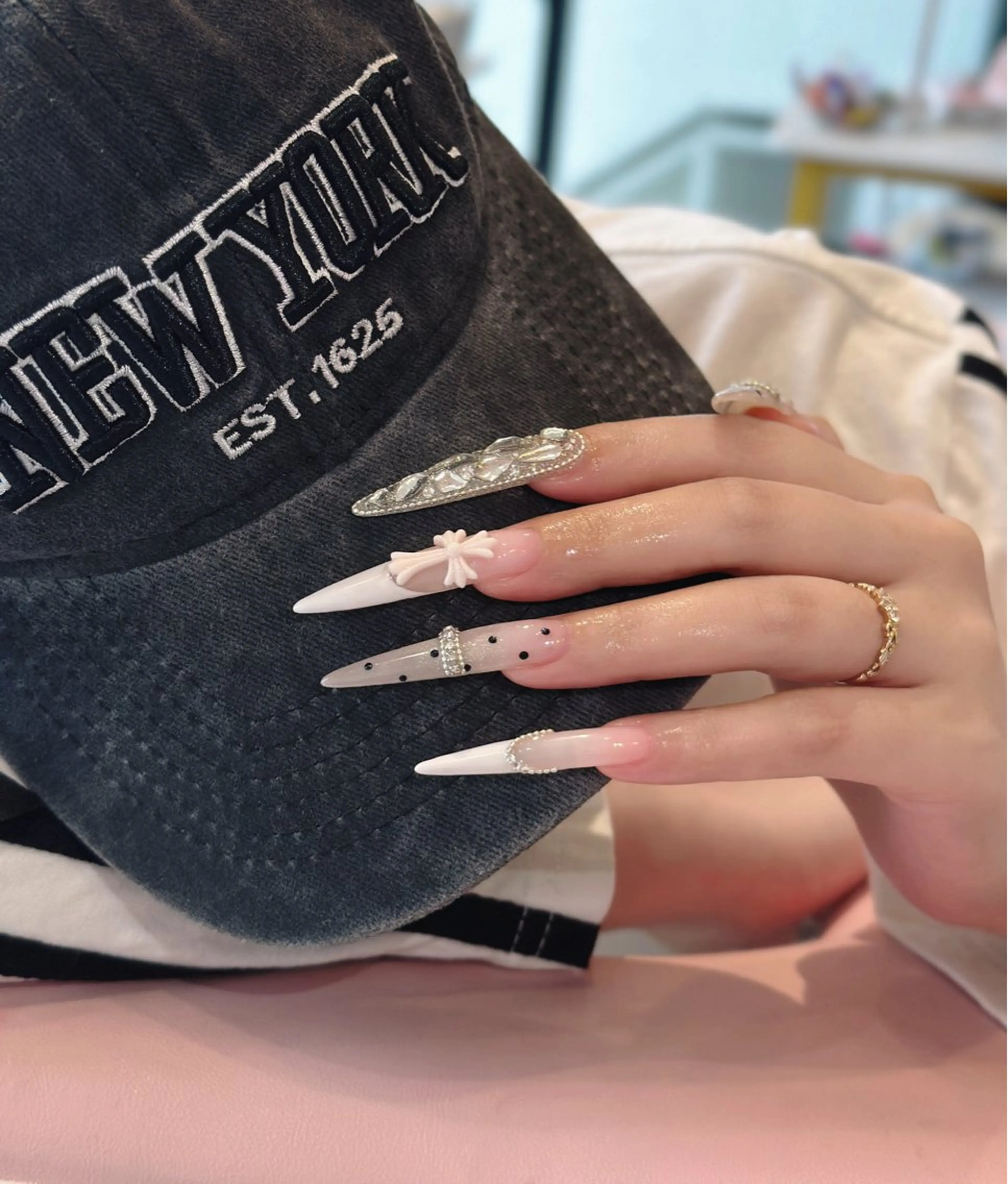 ロング 韓国風ヘア ハンドネイル Aila Nail ShinOkuboのネイルデザイン