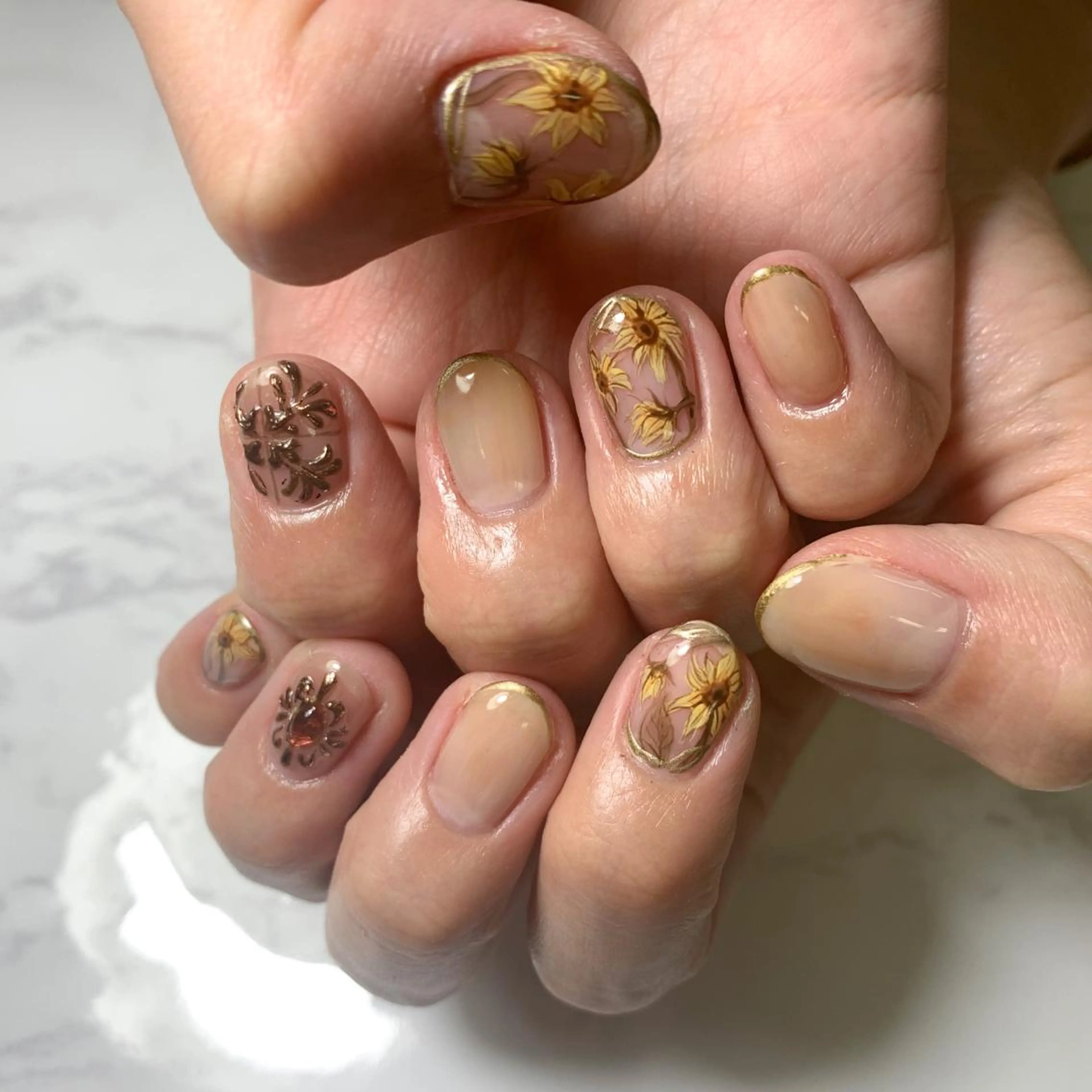 ネイル ハンドネイル FIORITURA aiのネイルデザイン