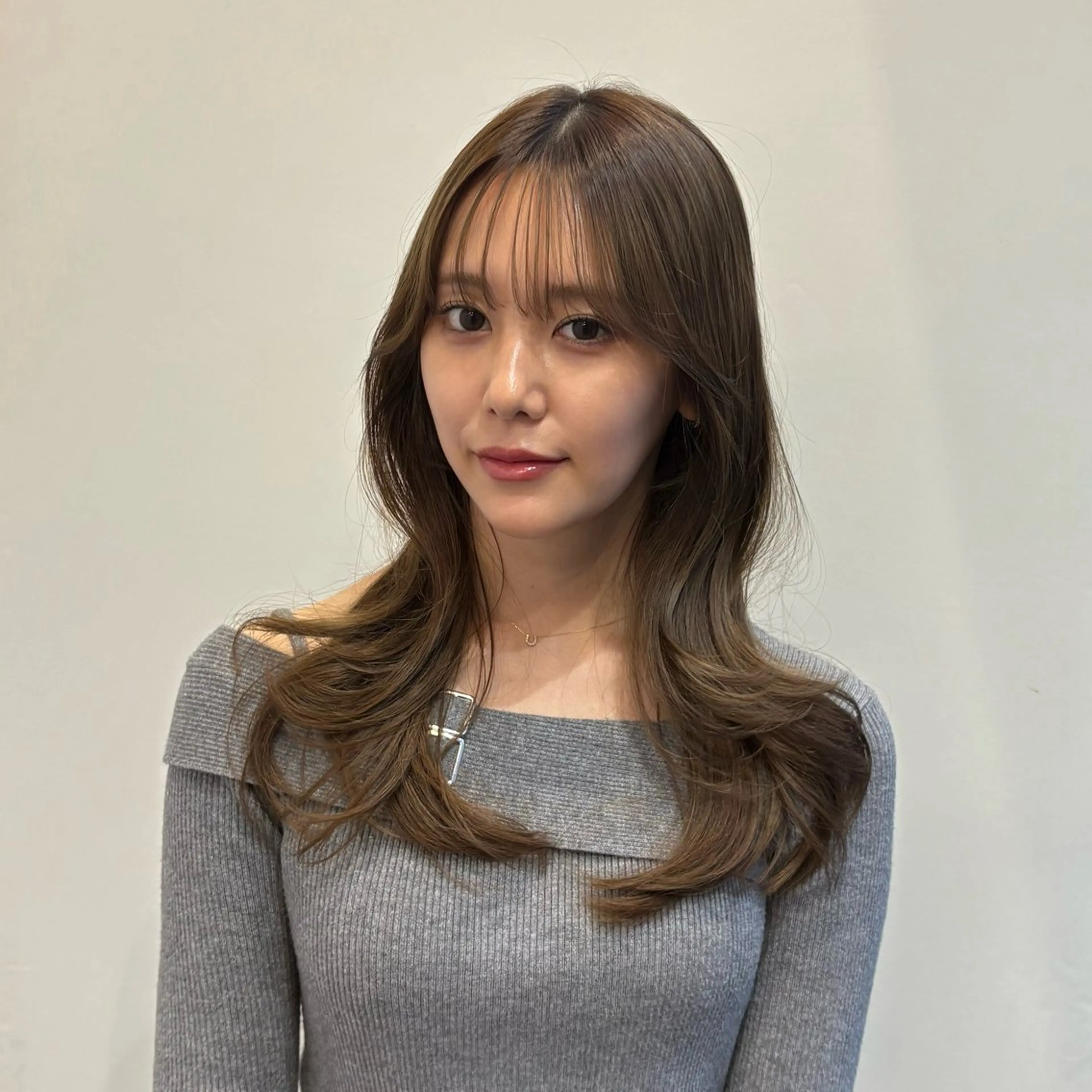 『土曜日19時30分限定』レディースカット　レイヤースタイル（シャンプー、ドライ、スタイリング込み）の写真