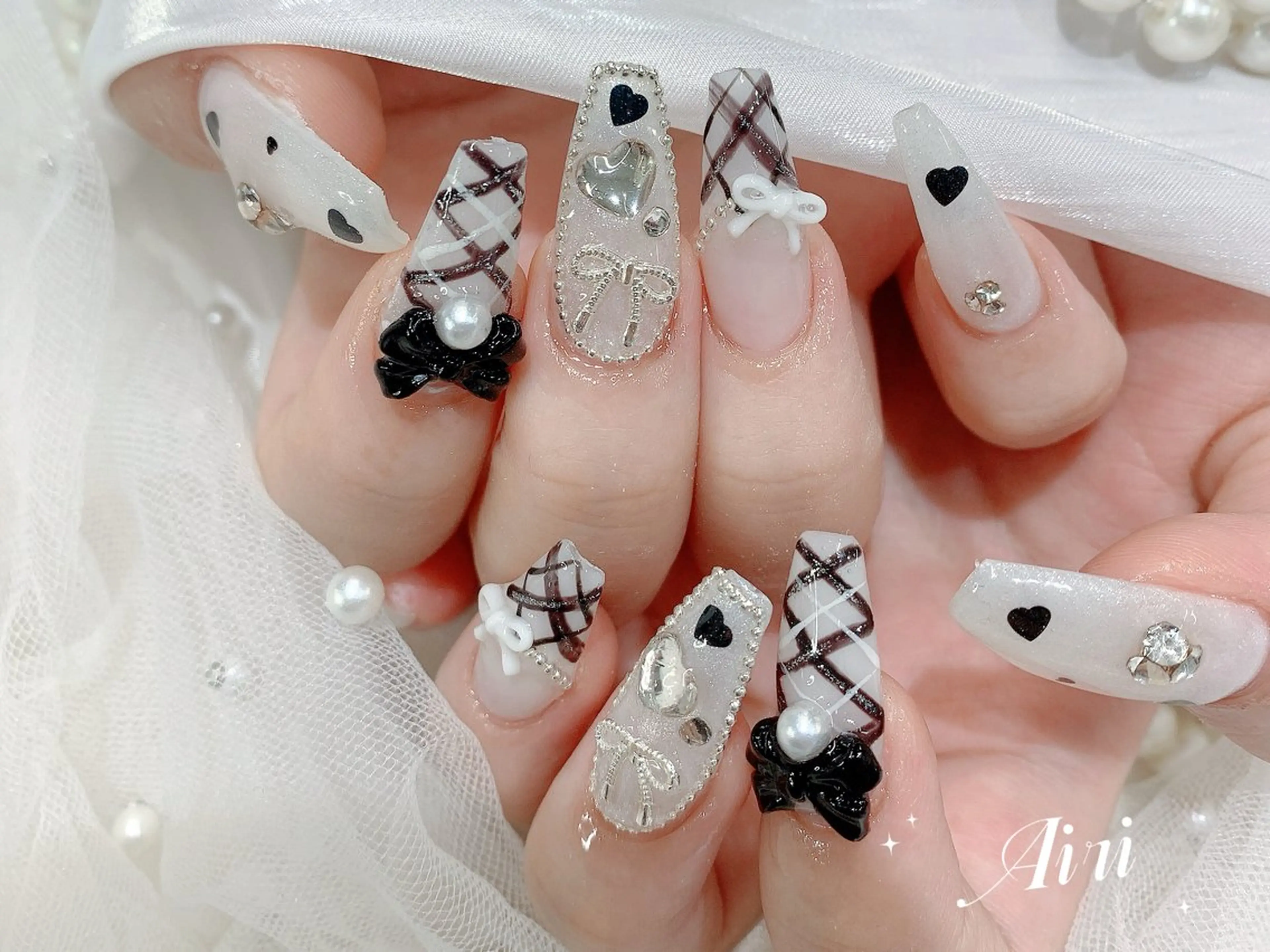 ネイル ハンドネイル ネイルサロンAiri 長さ出し·シンプルのネイルデザイン