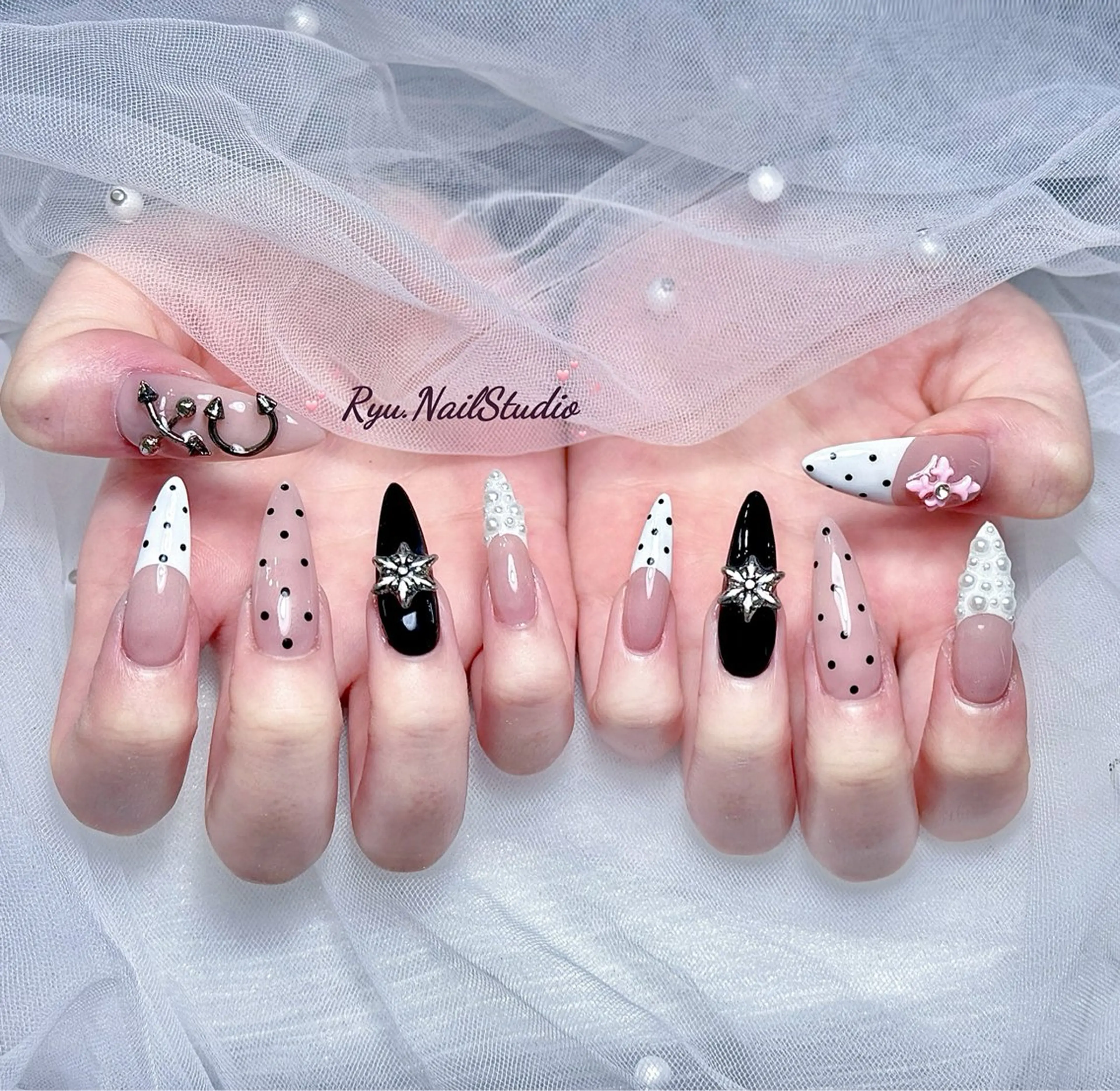 ネイル アートネイル ジェルネイル マグネットネイル ニュアンスネイル シンプルネイル ハンドネイル Ryu nail studioのネイルデザイン