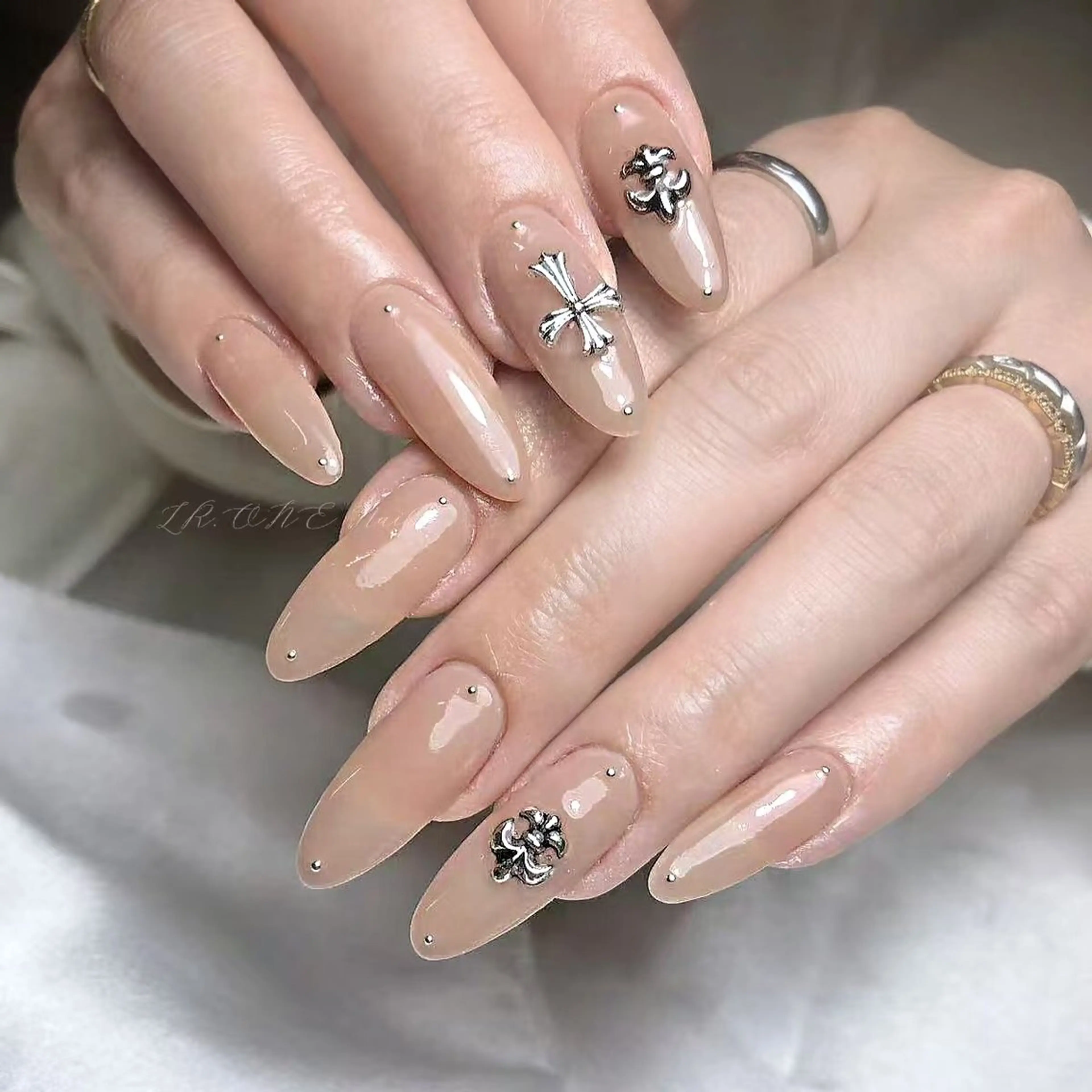 ネイル ハンドネイル LR.ONE ヨウのネイルデザイン