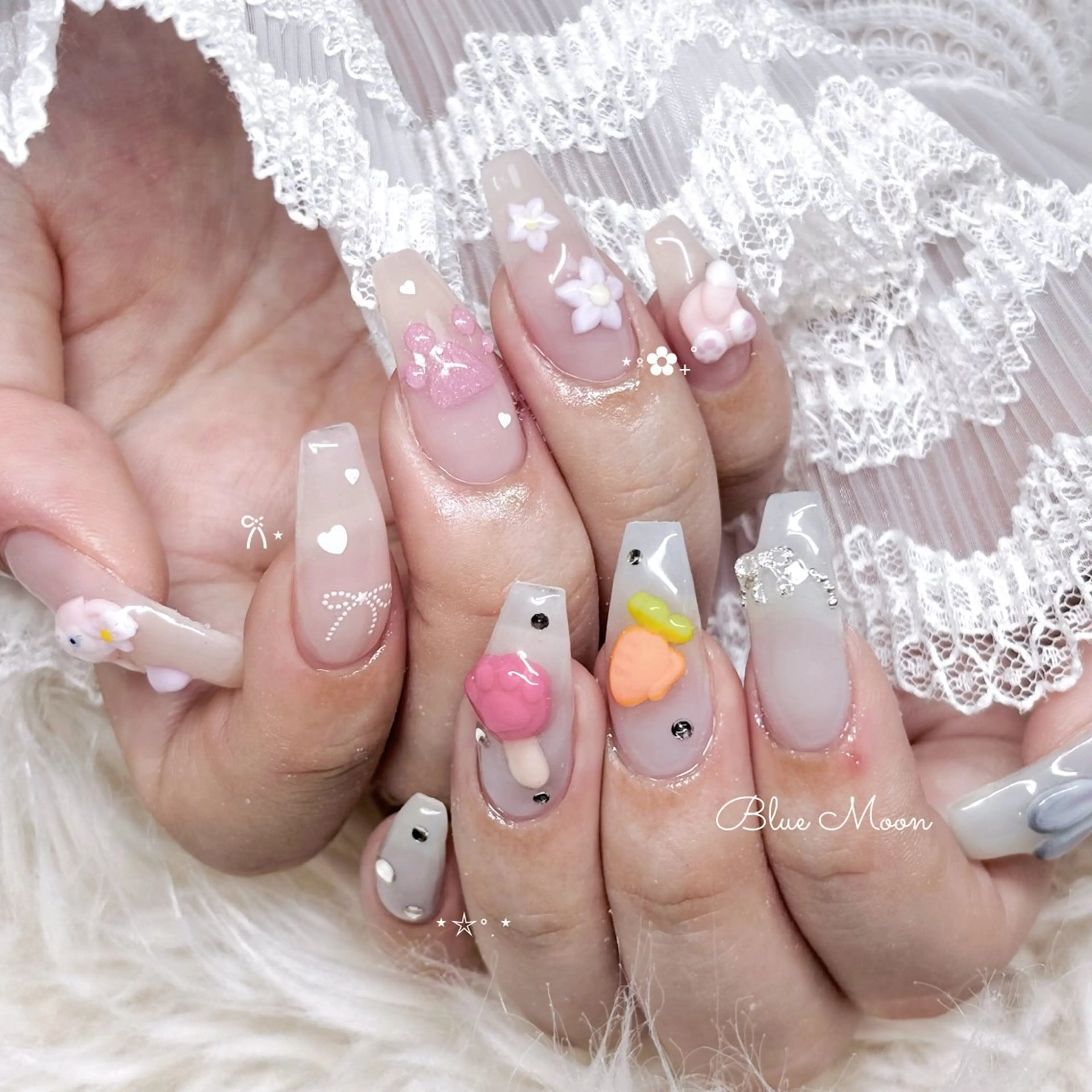 ネイル アートネイル 持ち込み ストーンネイル ハンドネイル フットネイル ハンドケア nail salon Blue Moonのネイルデザイン