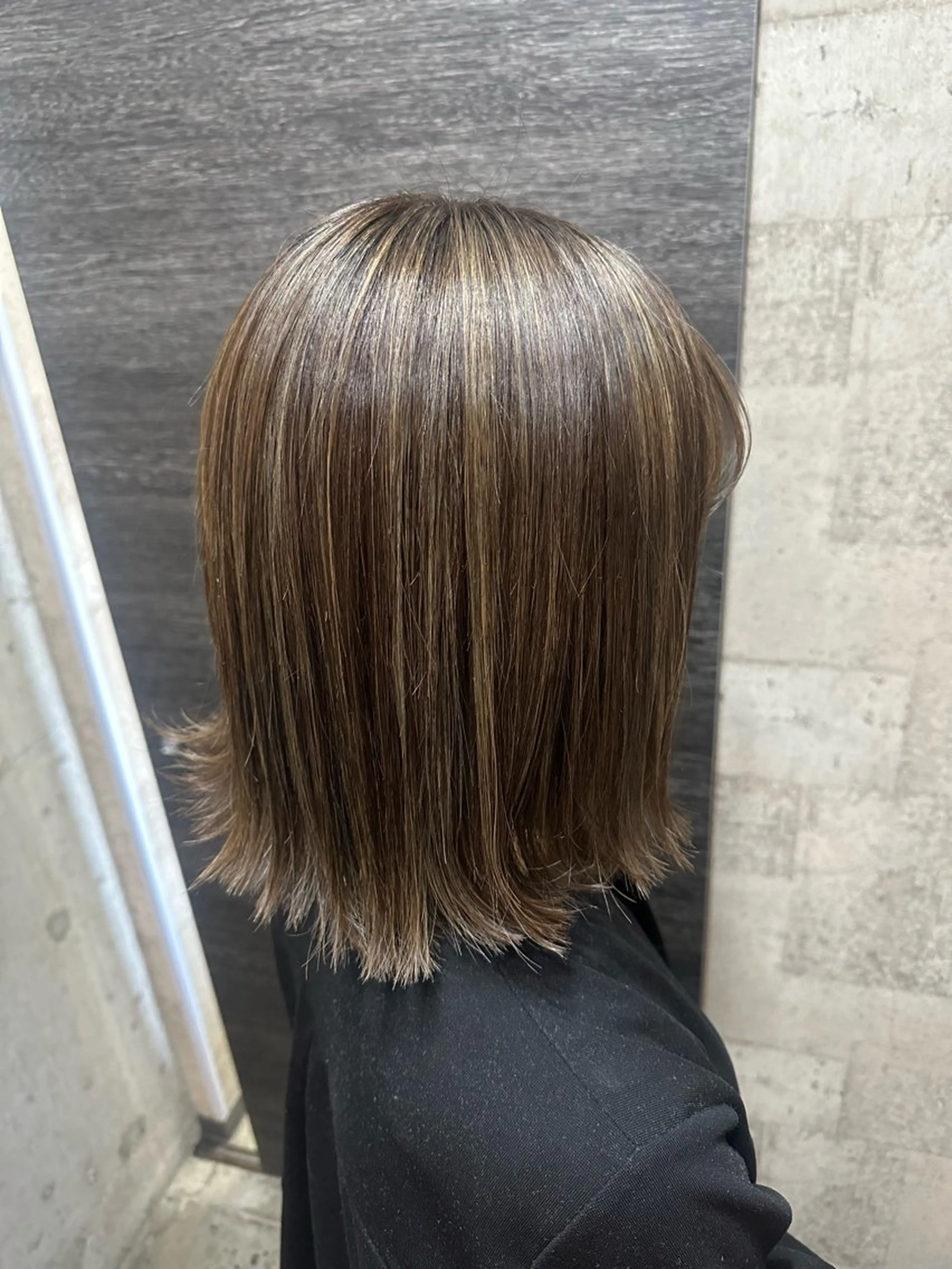 ミディアム 保井 実奈美のヘアスタイル