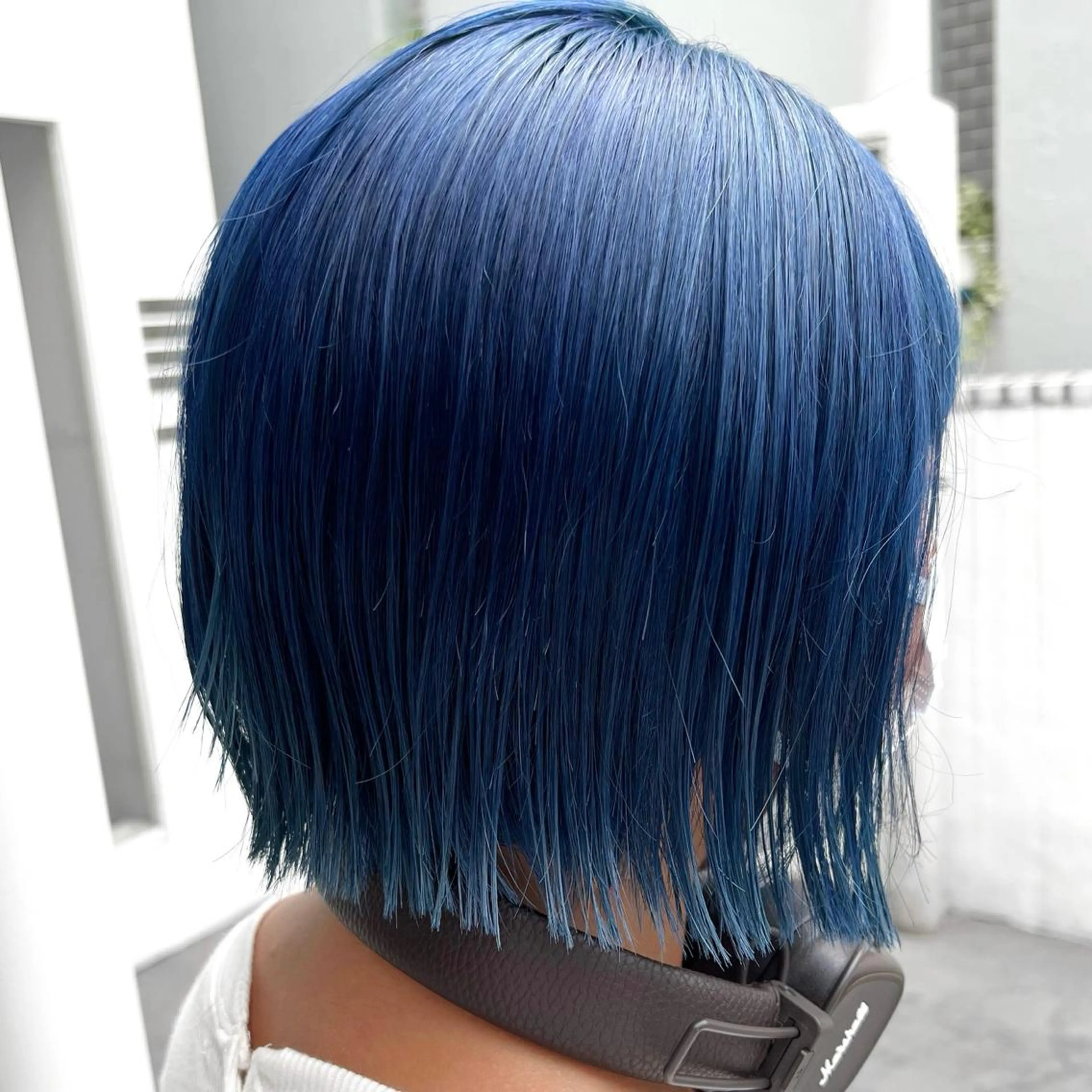 ショート カラー 切りっぱなしボブ アクアカラー ブリーチ ブルーカラー ケアブリーチ カット ヘアカラー 王子田 隼のヘアスタイル
